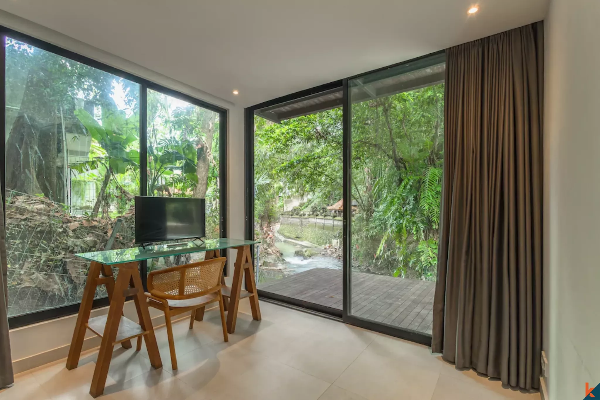 Potensi Investasi Luar Biasa: Kompleks Perumahan Mewah di Tepi Sungai untuk Disewakan di Tumbak