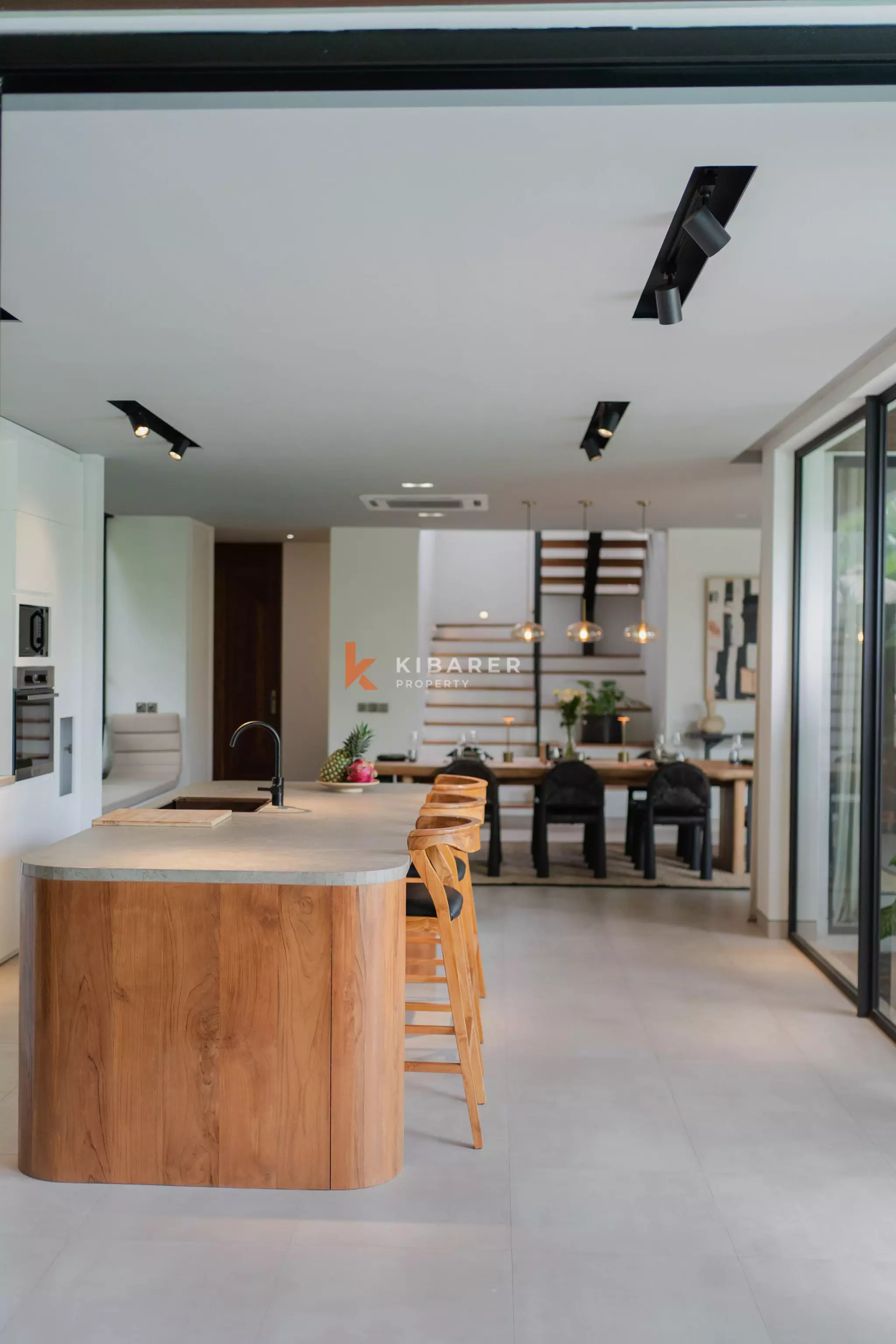 Private Oasis Four Bedroom plus Office room in Umalas