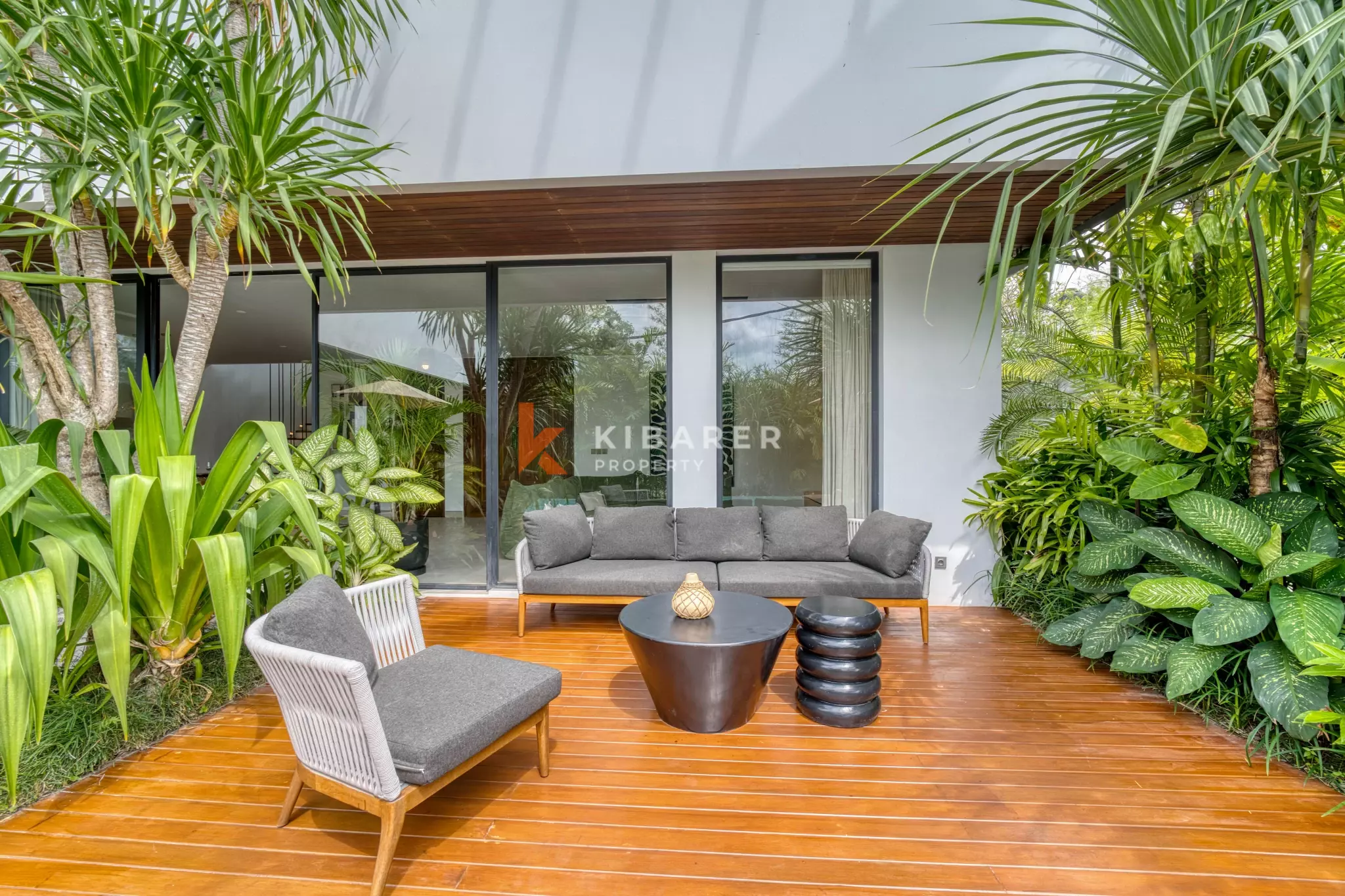 Private Oasis Four Bedroom plus Office room in Umalas