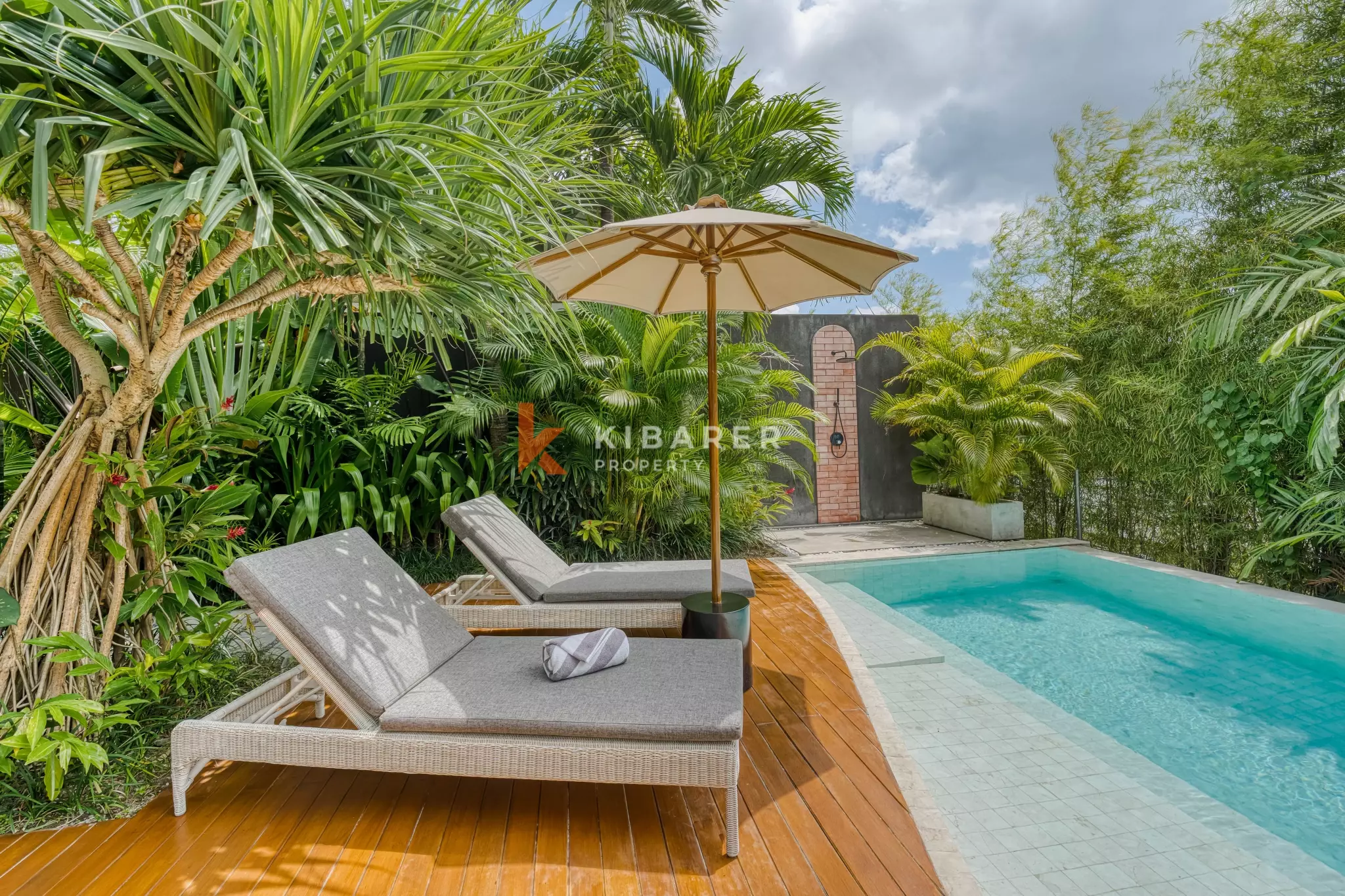 Private Oasis Four Bedroom plus Office room in Umalas