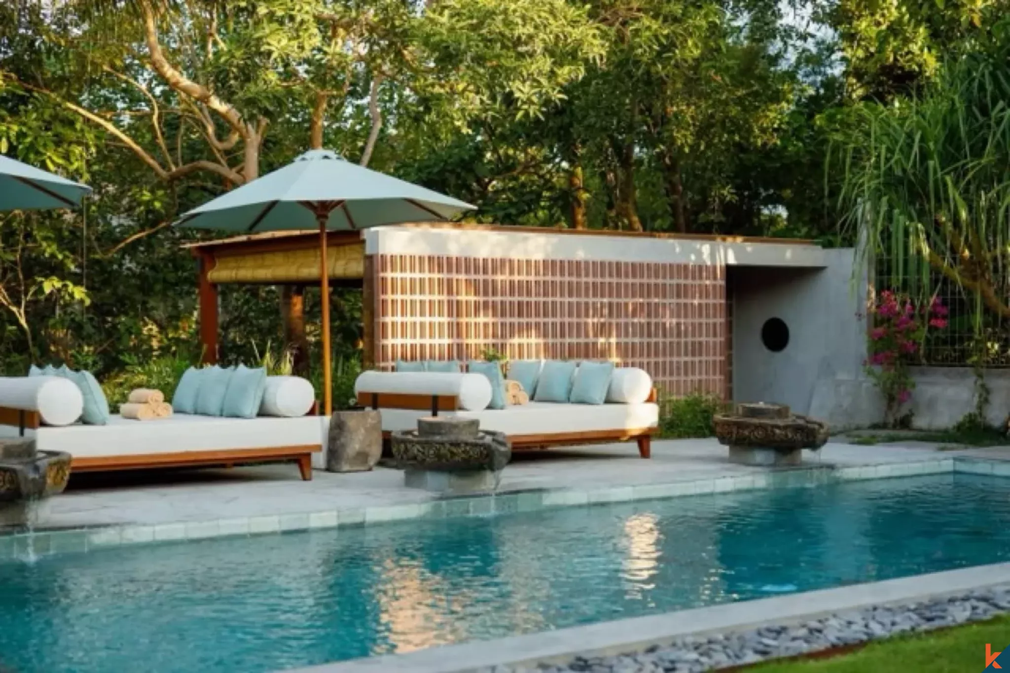 Penginapan Mewah dengan 7 Kamar Tidur dan Pemandangan Sungai yang Menakjubkan, Terletak di Pusat Pererenan