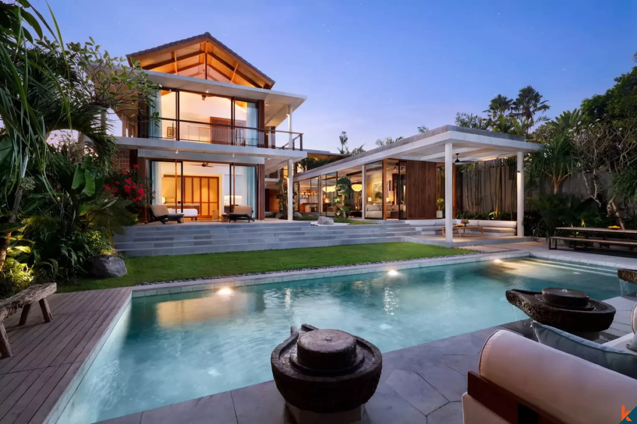 Penginapan Mewah dengan 7 Kamar Tidur dan Pemandangan Sungai yang Menakjubkan, Terletak di Pusat Pererenan