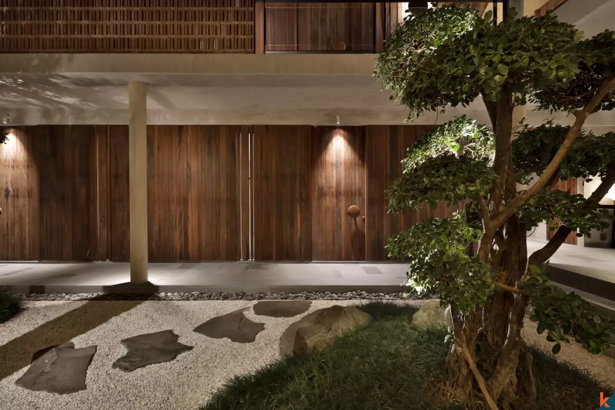 Penginapan Mewah dengan 7 Kamar Tidur dan Pemandangan Sungai yang Menakjubkan, Terletak di Pusat Pererenan