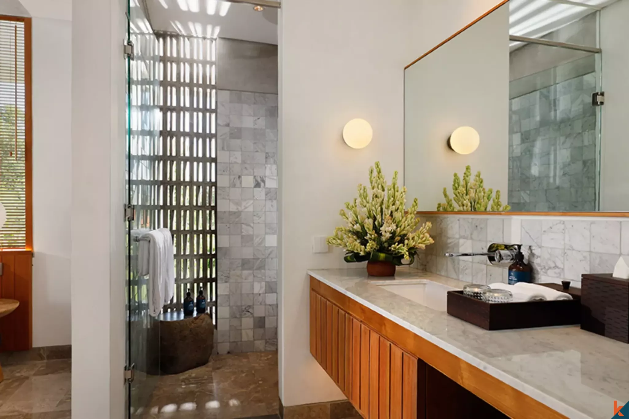 Penginapan Mewah dengan 7 Kamar Tidur dan Pemandangan Sungai yang Menakjubkan, Terletak di Pusat Pererenan