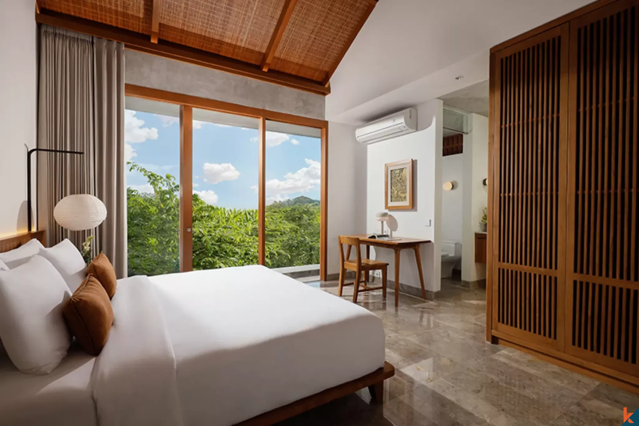 Penginapan Mewah dengan 7 Kamar Tidur dan Pemandangan Sungai yang Menakjubkan, Terletak di Pusat Pererenan