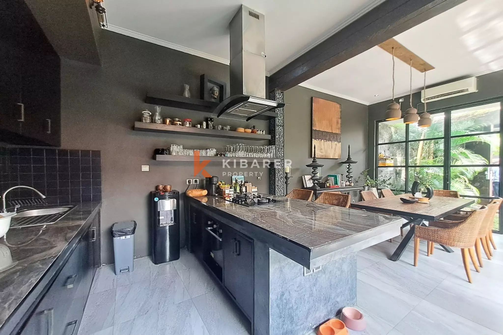 Vie insulaire à deux pas d'Echo Beach - Villa de trois chambres (Disponible le 20 décembre 2025)