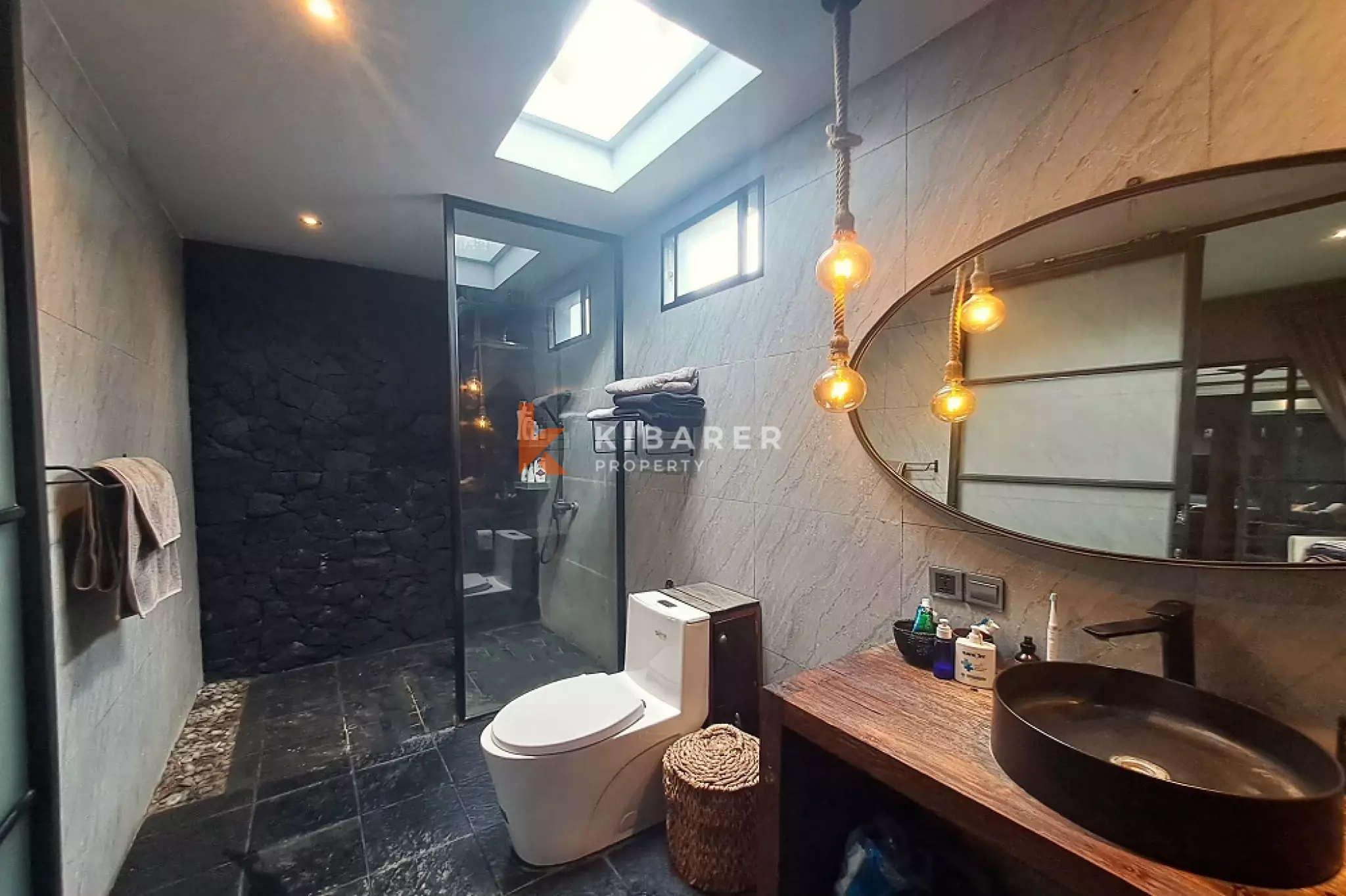 Vie insulaire à deux pas d'Echo Beach - Villa de trois chambres (Disponible le 20 décembre 2025)