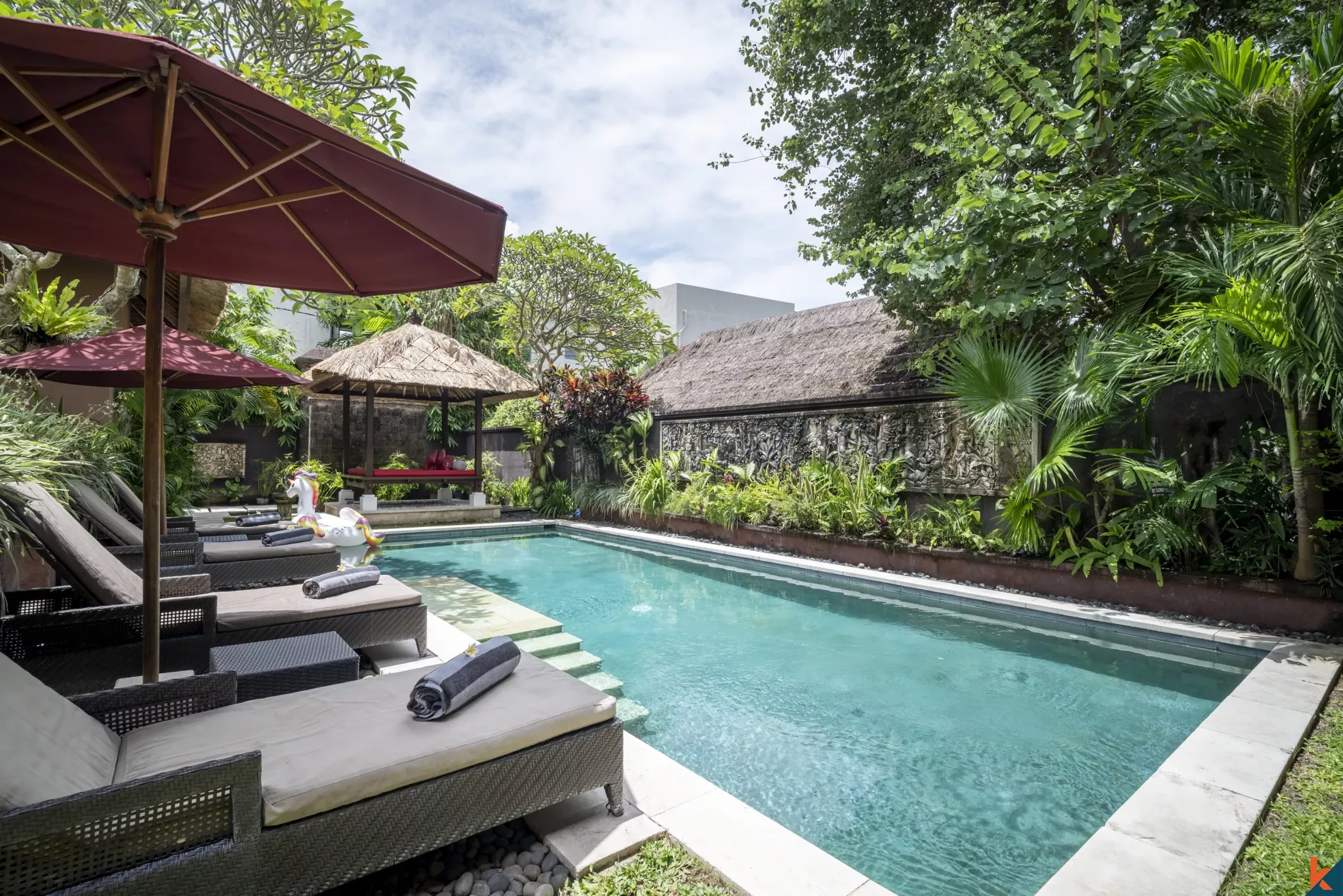 Vila Tropis 3 Kamar Tidur yang Tenang dengan Kolam Renang Pribadi di Pusat Pererenan