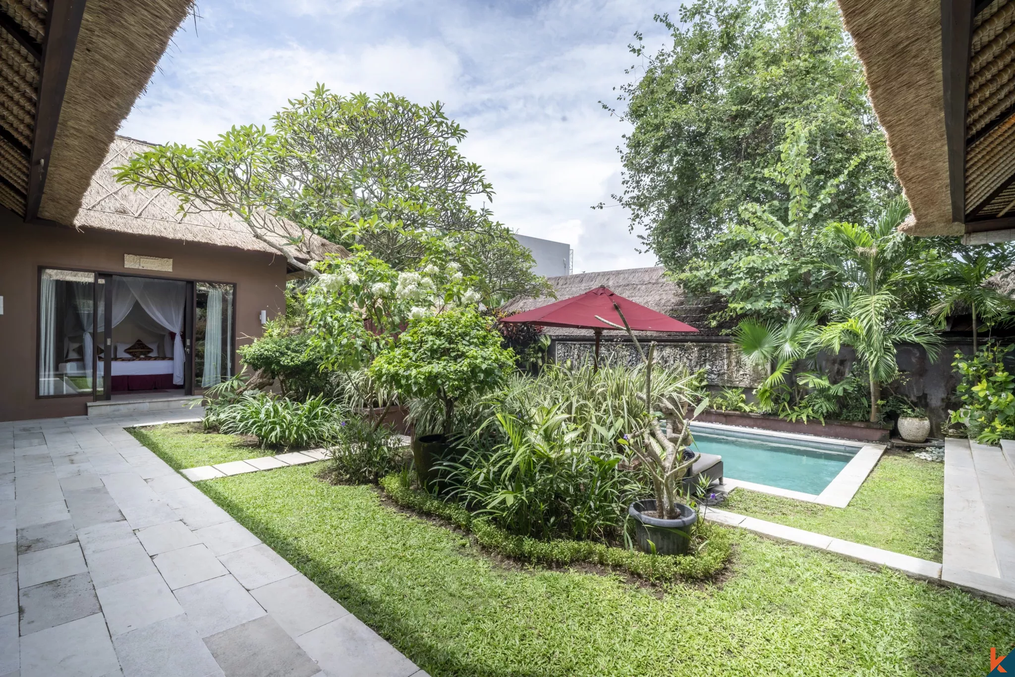 Vila Tropis 3 Kamar Tidur yang Tenang dengan Kolam Renang Pribadi di Pusat Pererenan