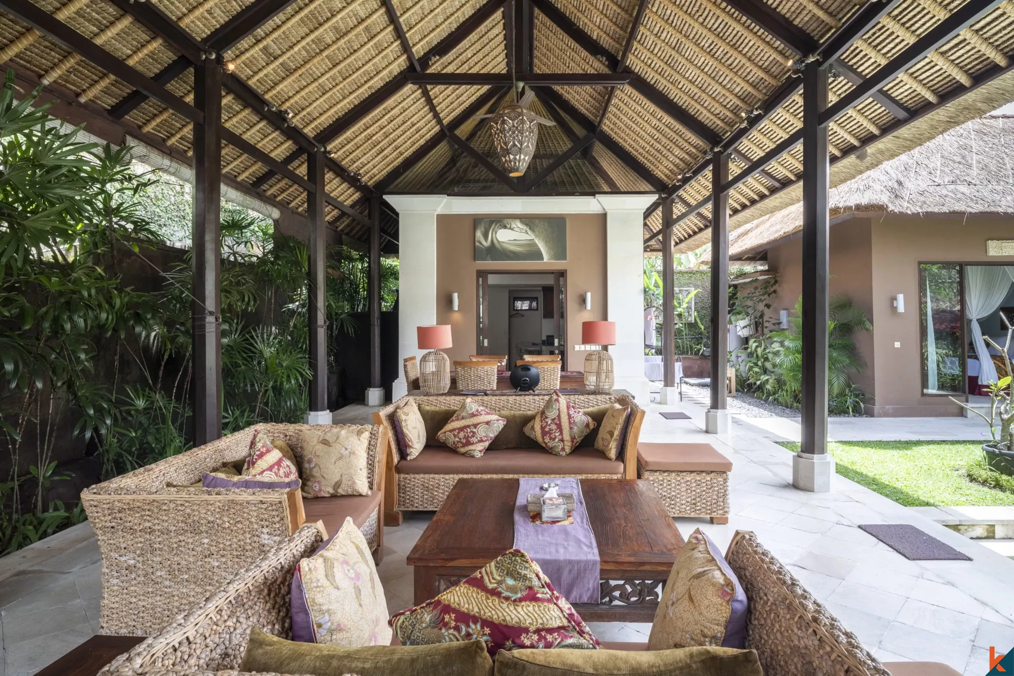 Vila Tropis 3 Kamar Tidur yang Tenang dengan Kolam Renang Pribadi di Pusat Pererenan