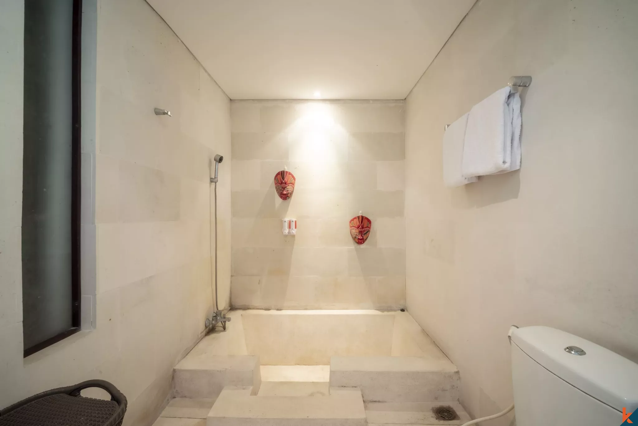 Vila Tropis 3 Kamar Tidur yang Tenang dengan Kolam Renang Pribadi di Pusat Pererenan