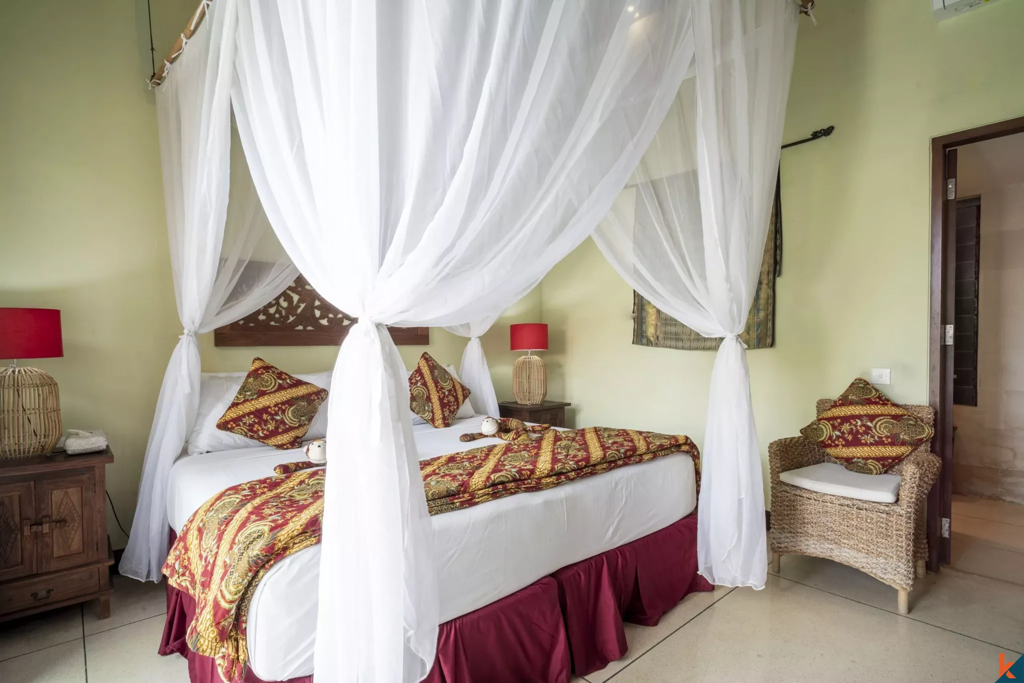 Vila Tropis 3 Kamar Tidur yang Tenang dengan Kolam Renang Pribadi di Pusat Pererenan