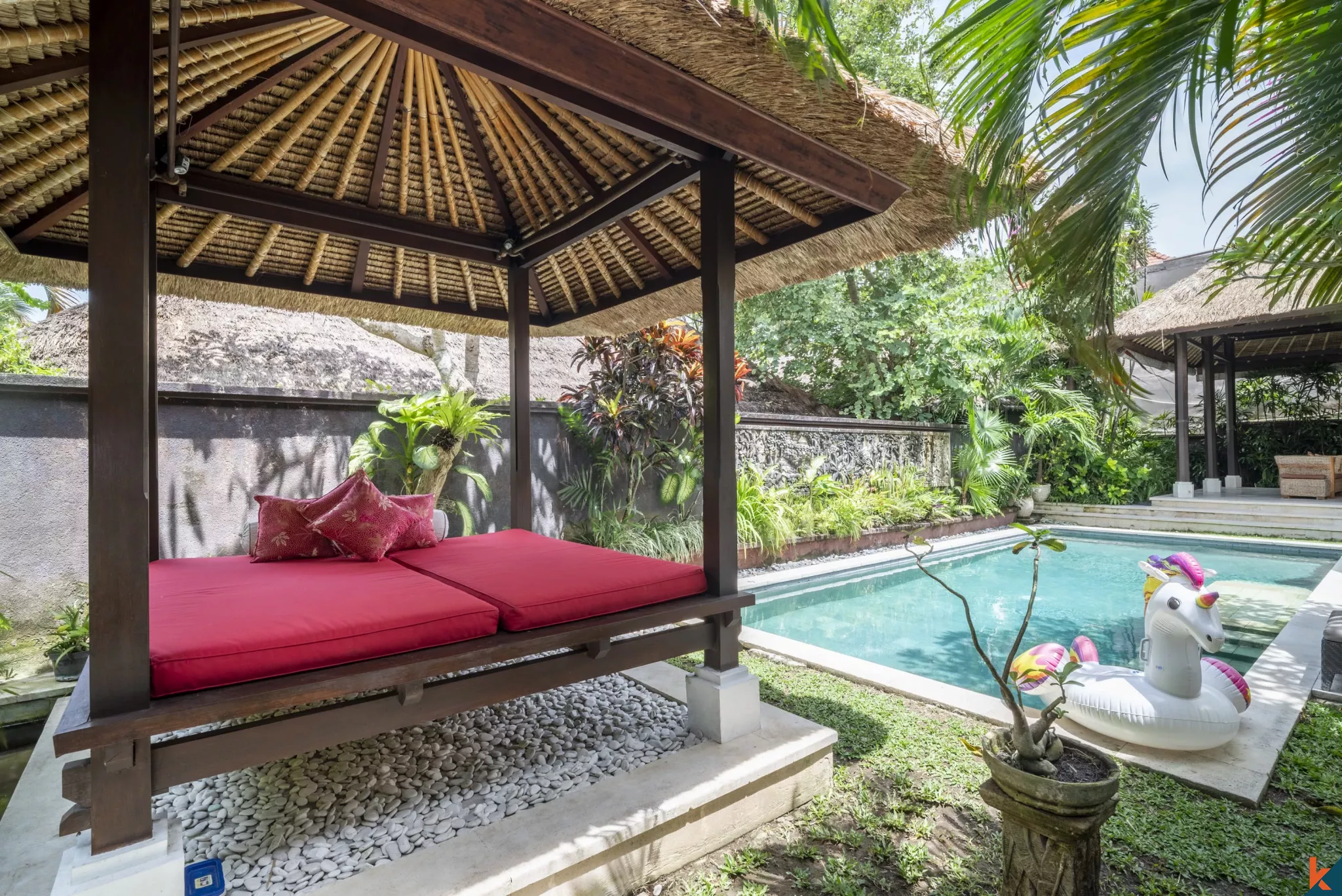 Vila Tropis 3 Kamar Tidur yang Tenang dengan Kolam Renang Pribadi di Pusat Pererenan