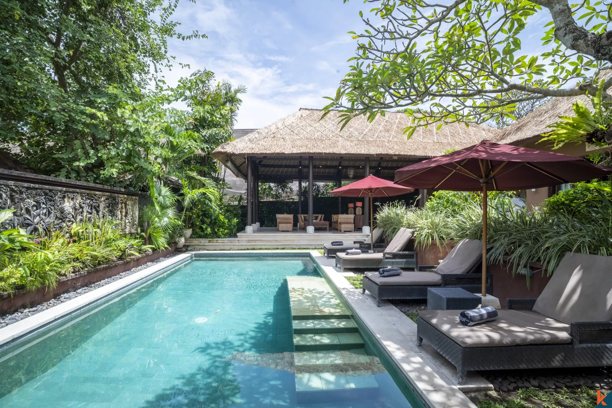 Vila Tropis 3 Kamar Tidur yang Tenang dengan Kolam Renang Pribadi di Pusat Pererenan