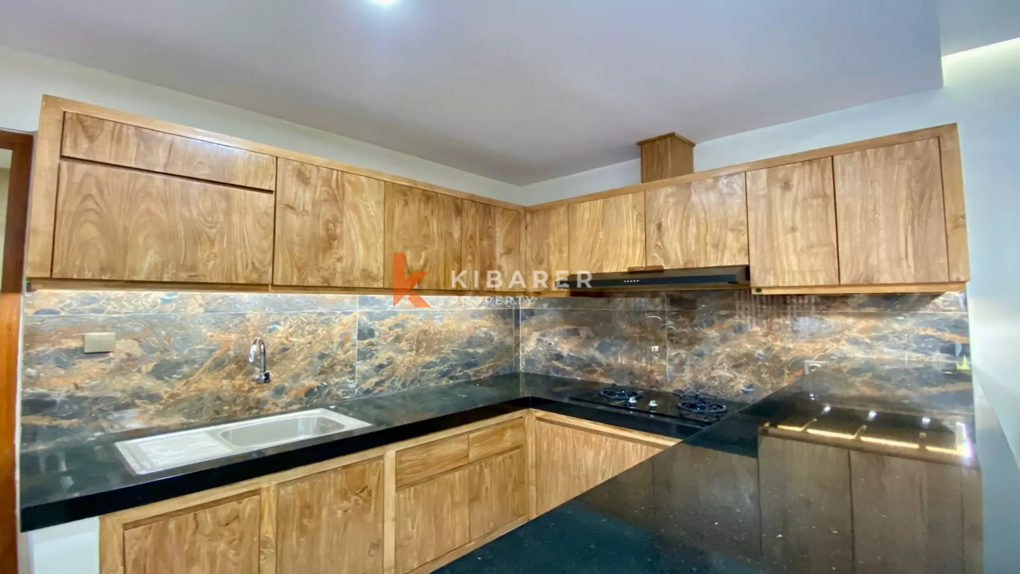 Liburan Modern nan Elegan di Canggu – Vila Dua Kamar Tidur dengan Kolam Renang