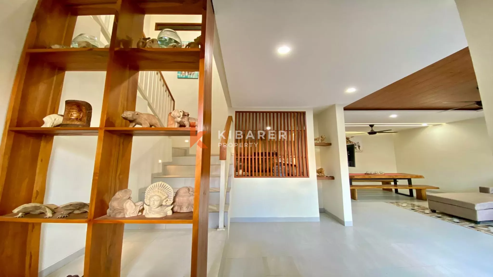 Liburan Modern nan Elegan di Canggu – Vila Dua Kamar Tidur dengan Kolam Renang