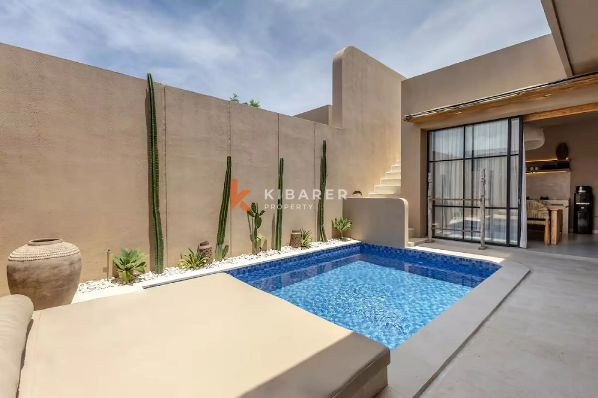 Vila Tertutup Dua Kamar Tidur dengan Harmoni Feng Shui di Bingin