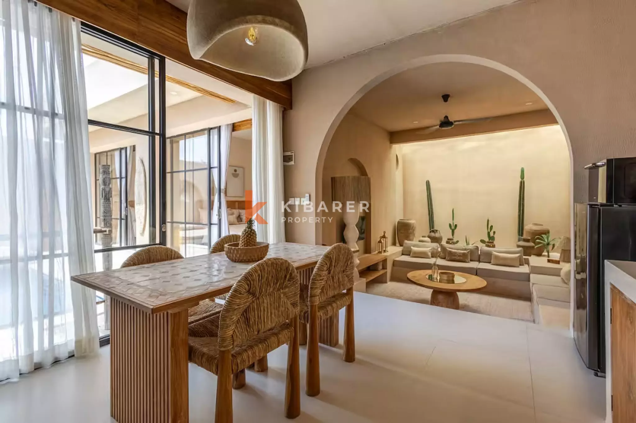 Vila Tertutup Dua Kamar Tidur dengan Harmoni Feng Shui di Bingin