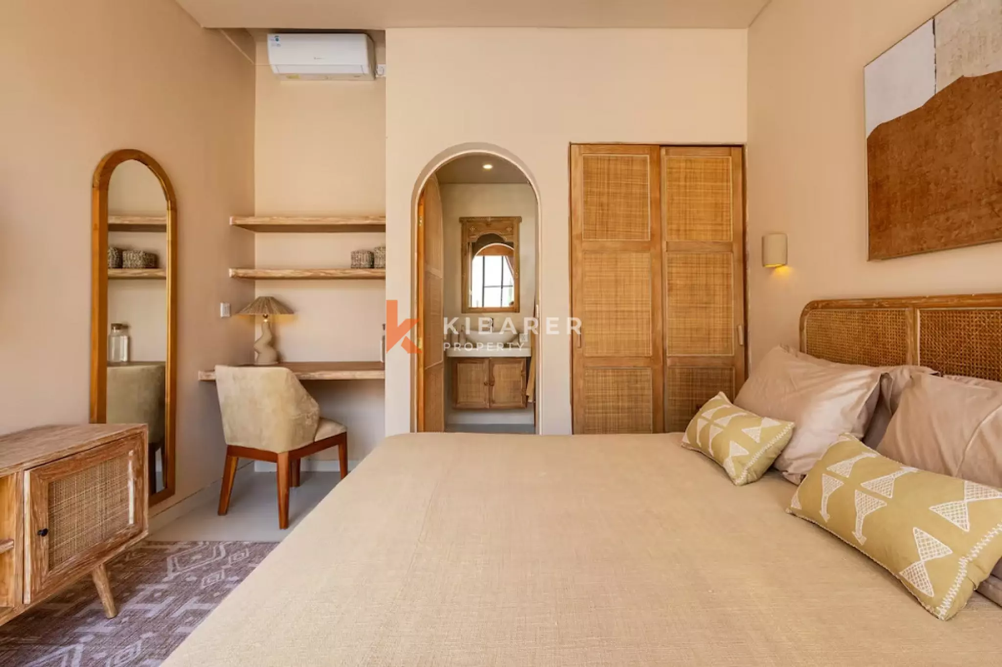 Vila Tertutup Dua Kamar Tidur dengan Harmoni Feng Shui di Bingin