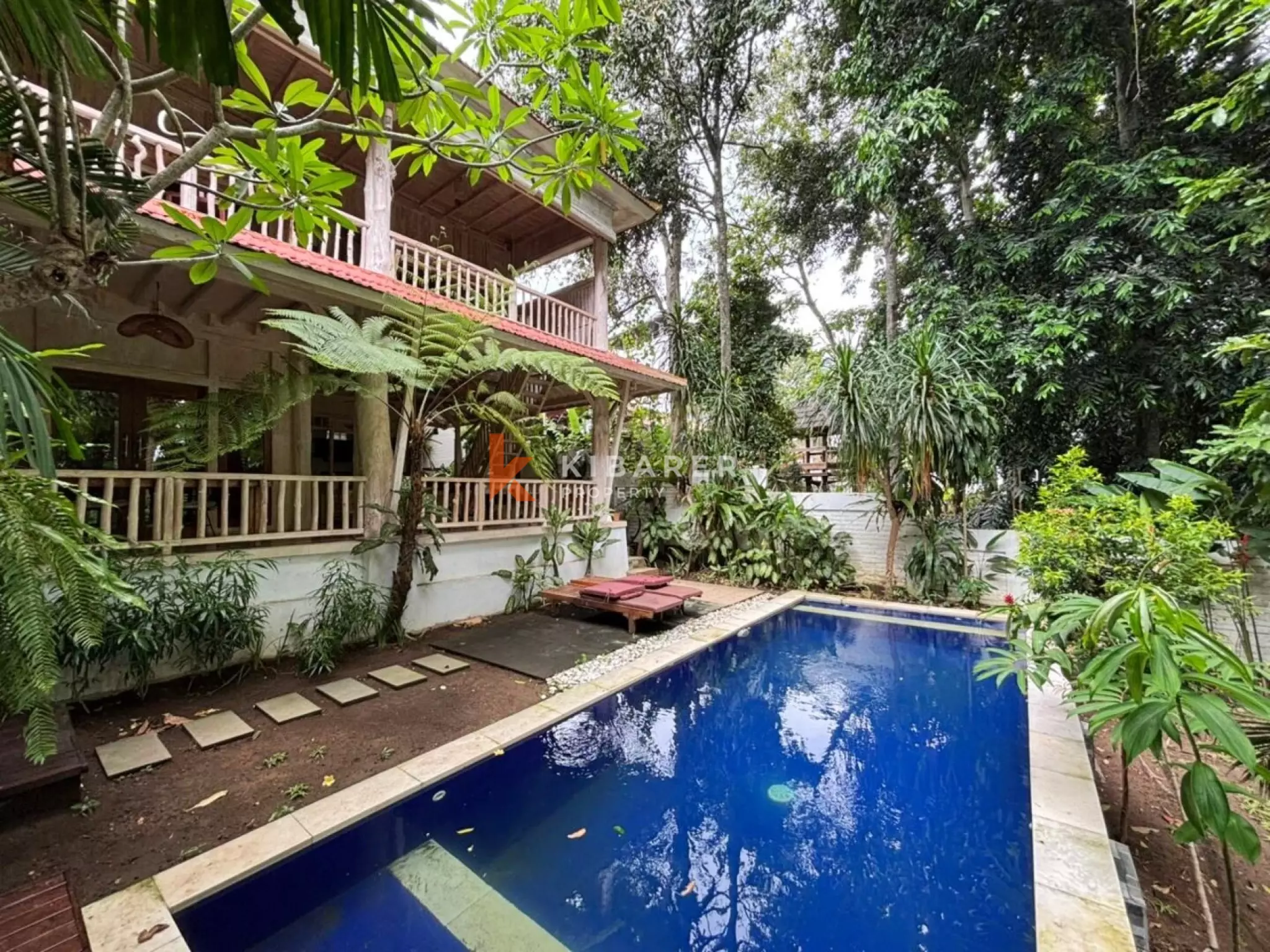 The Wooden Surfhouse - Vila Tiga Kamar Tidur Dekat Pantai Pererenan