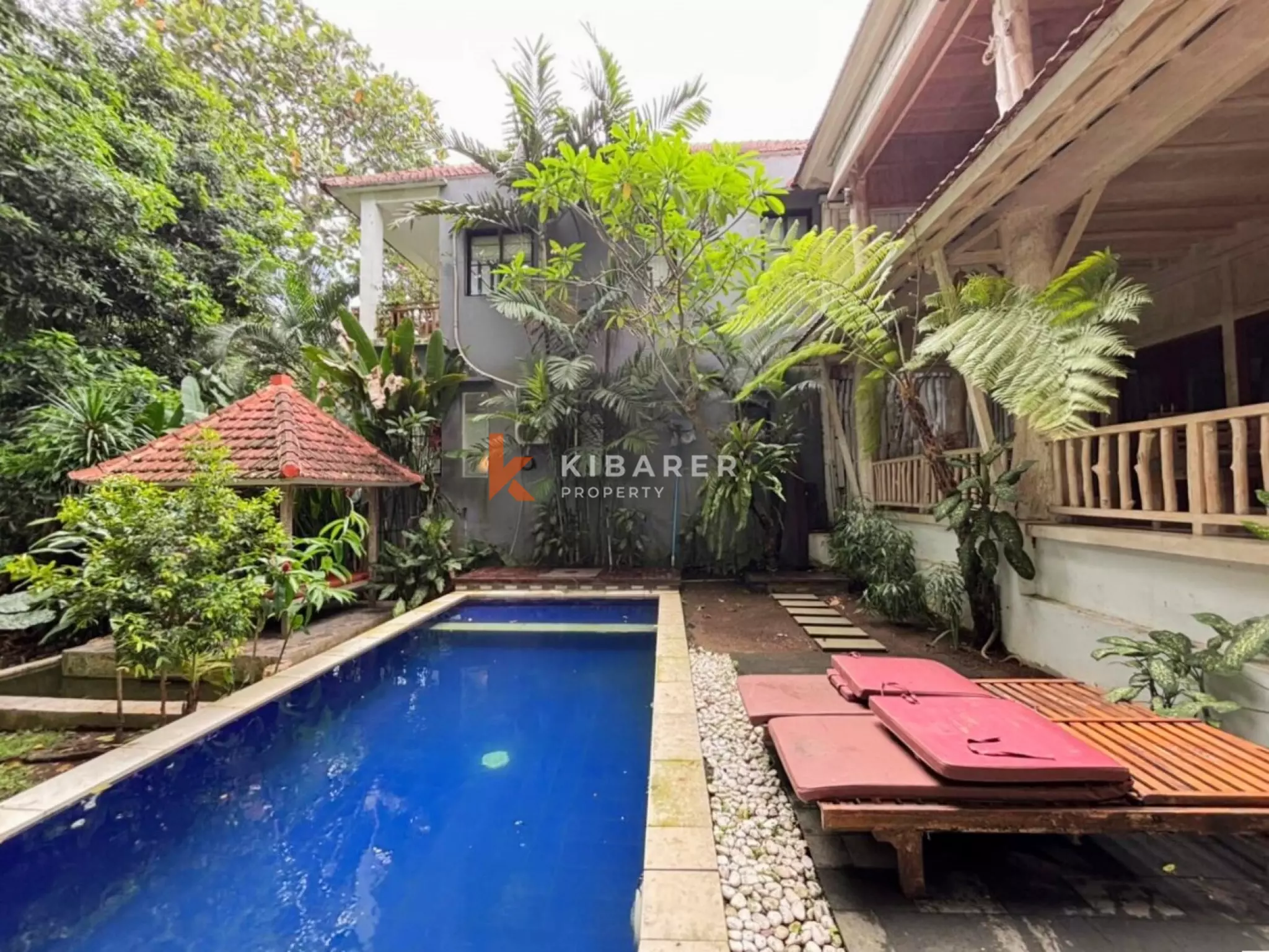 The Wooden Surfhouse - Vila Tiga Kamar Tidur Dekat Pantai Pererenan