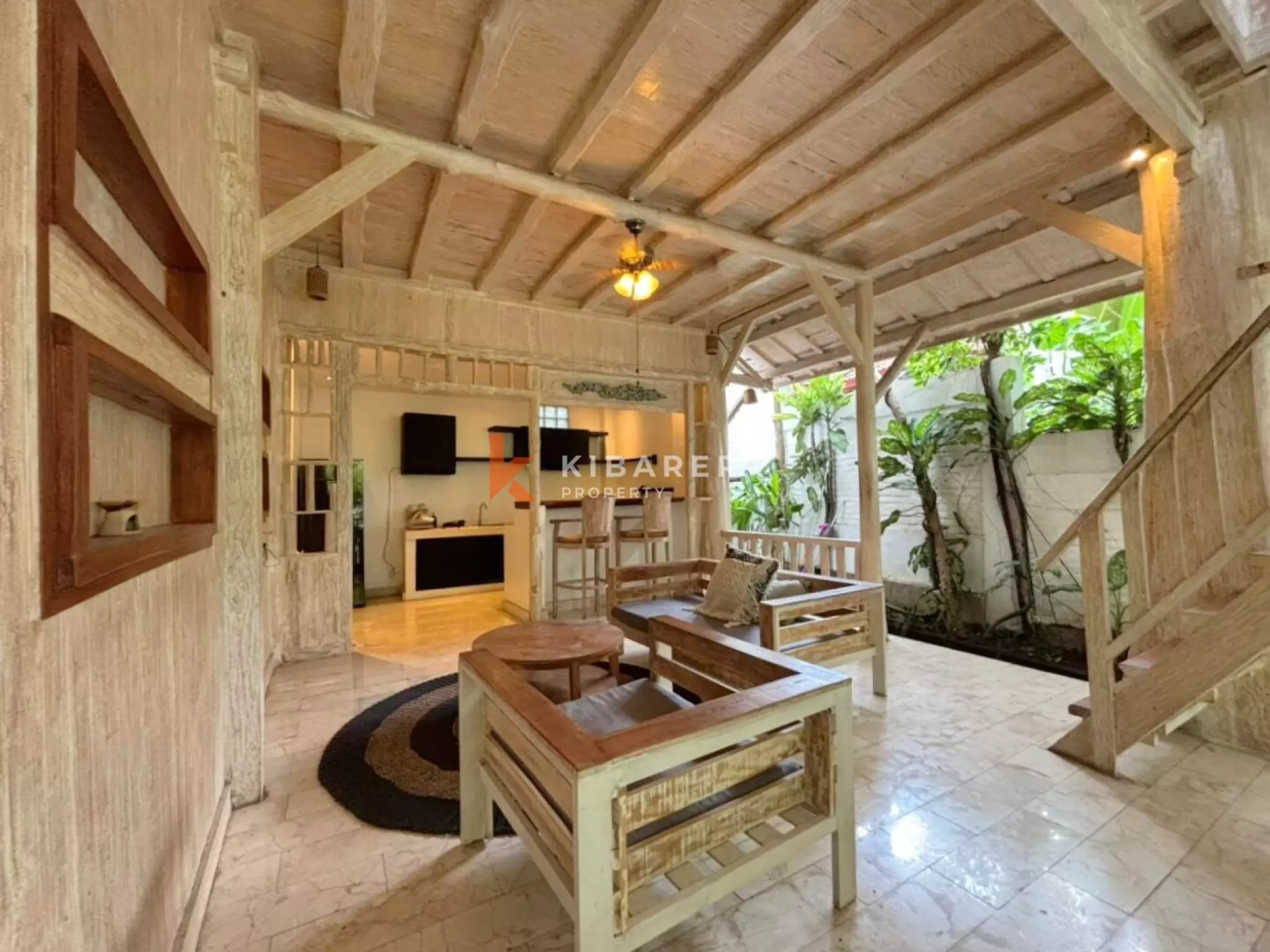 The Wooden Surfhouse - Vila Tiga Kamar Tidur Dekat Pantai Pererenan