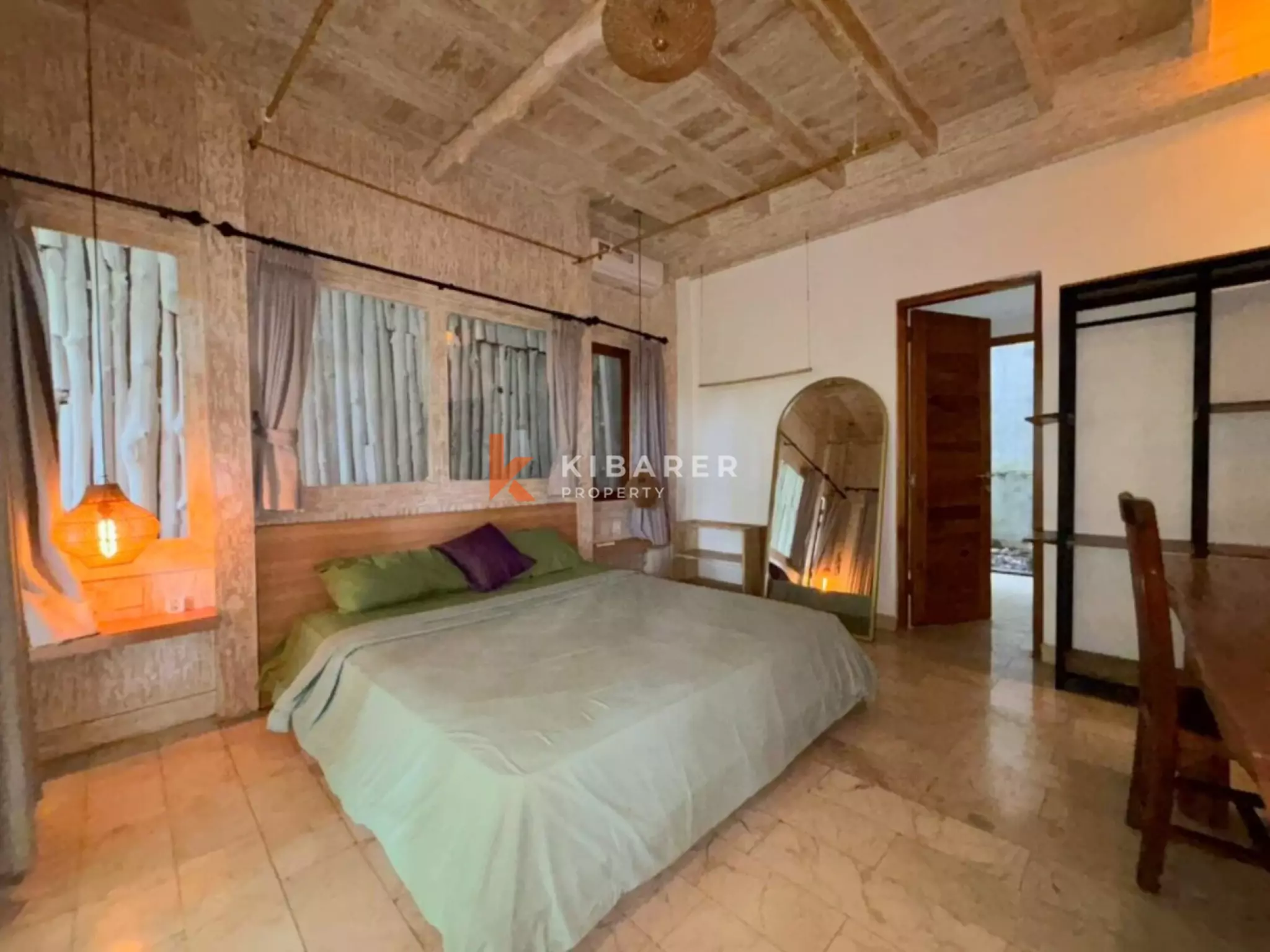 The Wooden Surfhouse - Vila Tiga Kamar Tidur Dekat Pantai Pererenan