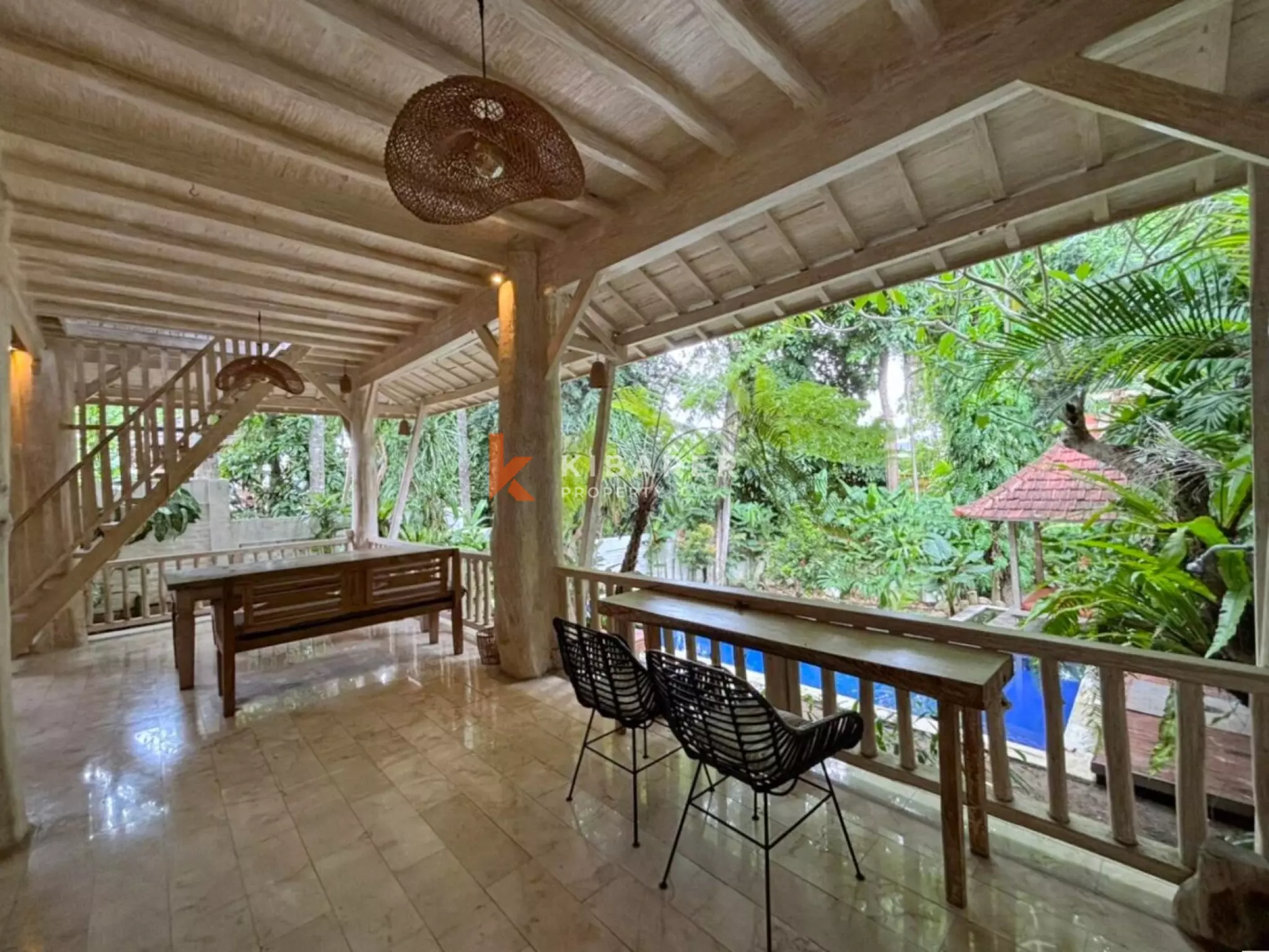 The Wooden Surfhouse - Vila Tiga Kamar Tidur Dekat Pantai Pererenan