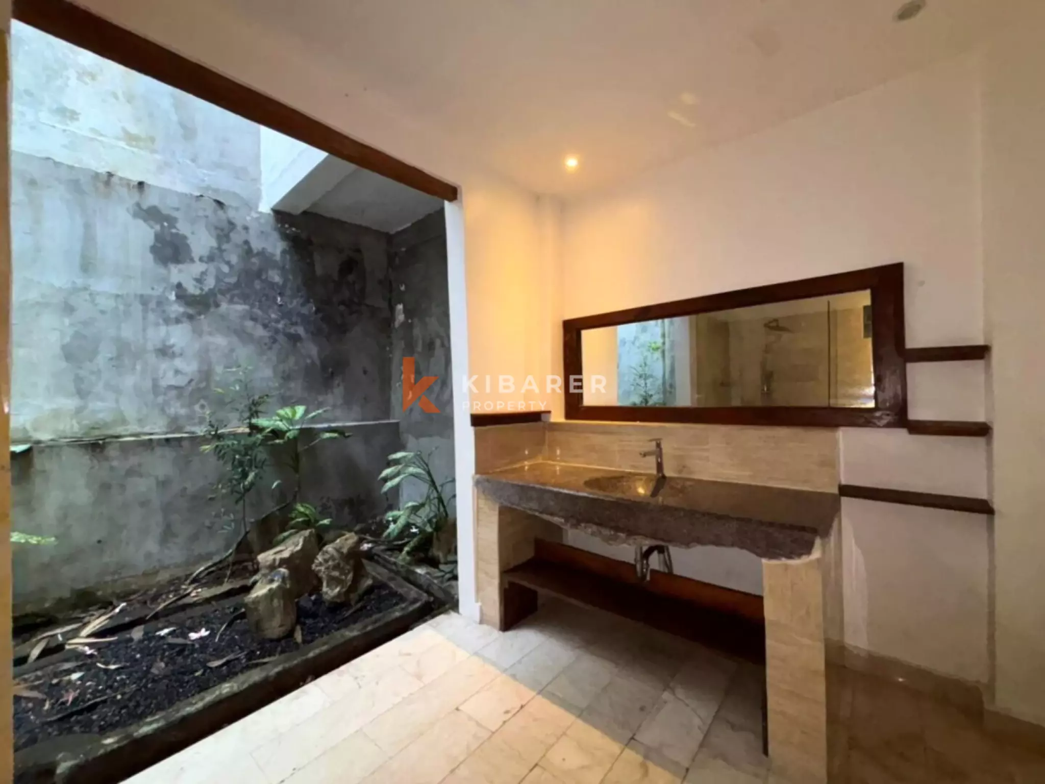 The Wooden Surfhouse - Vila Tiga Kamar Tidur Dekat Pantai Pererenan