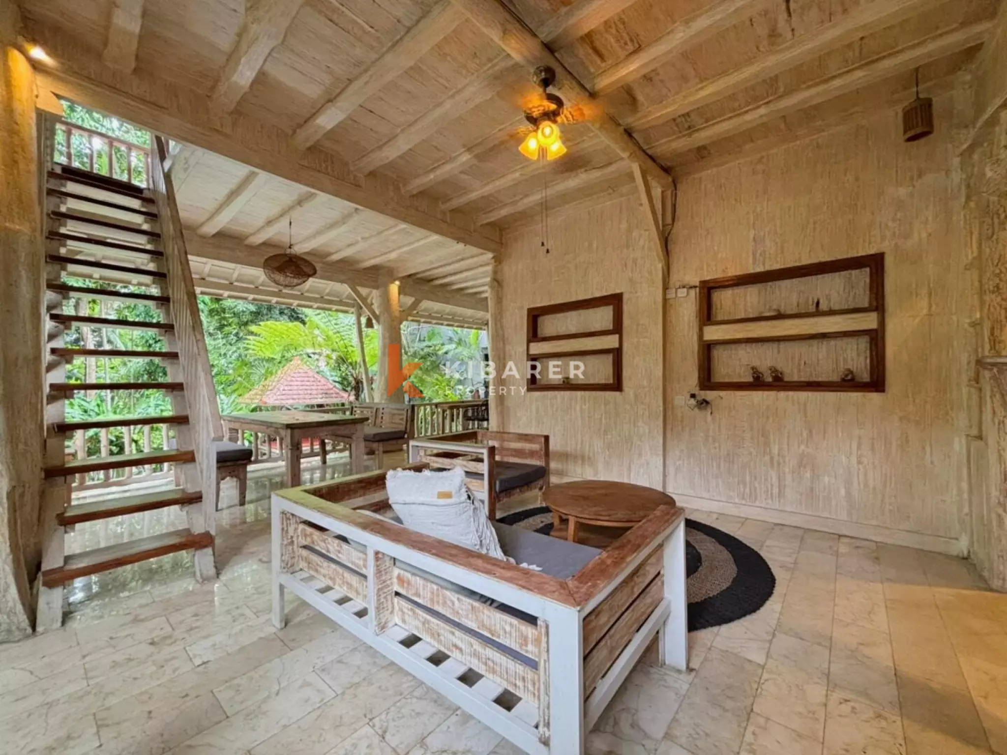 The Wooden Surfhouse - Vila Tiga Kamar Tidur Dekat Pantai Pererenan