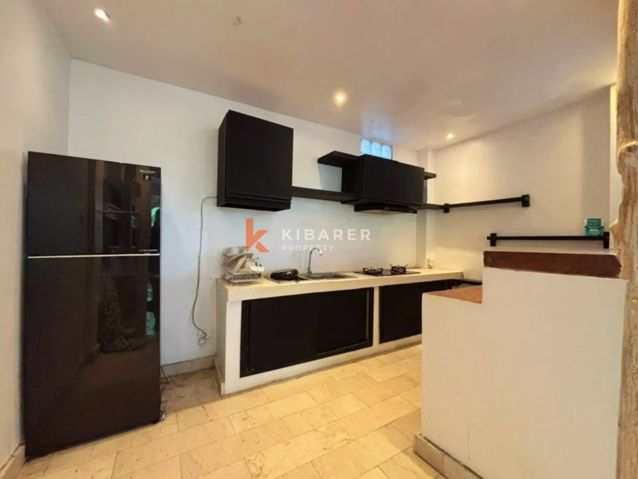 The Wooden Surfhouse - Vila Tiga Kamar Tidur Dekat Pantai Pererenan