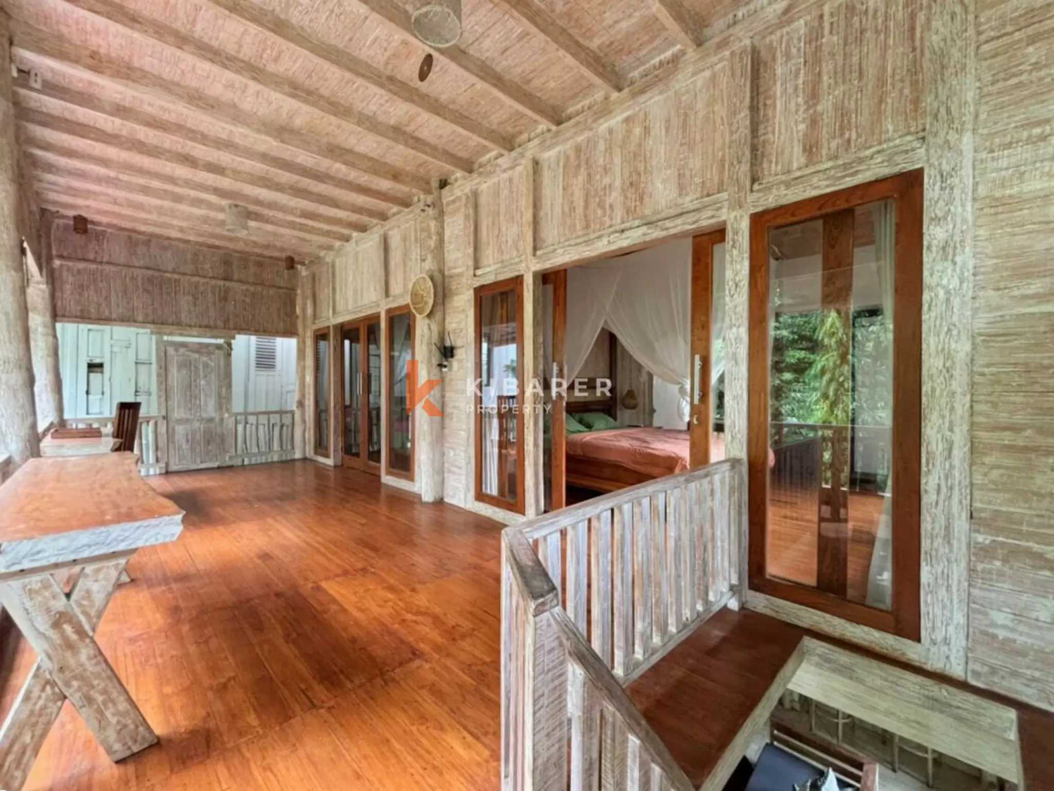 The Wooden Surfhouse - Vila Tiga Kamar Tidur Dekat Pantai Pererenan