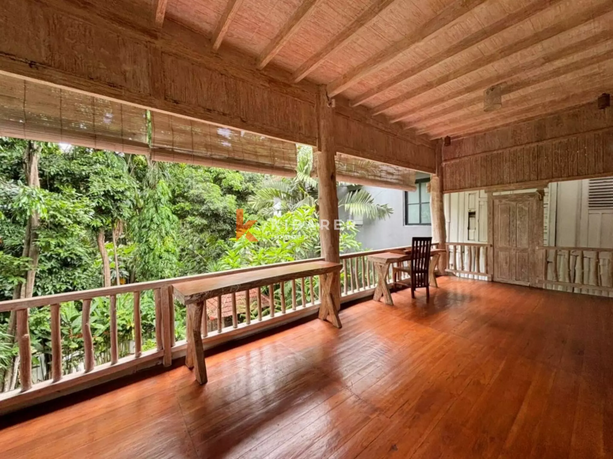 The Wooden Surfhouse - Vila Tiga Kamar Tidur Dekat Pantai Pererenan