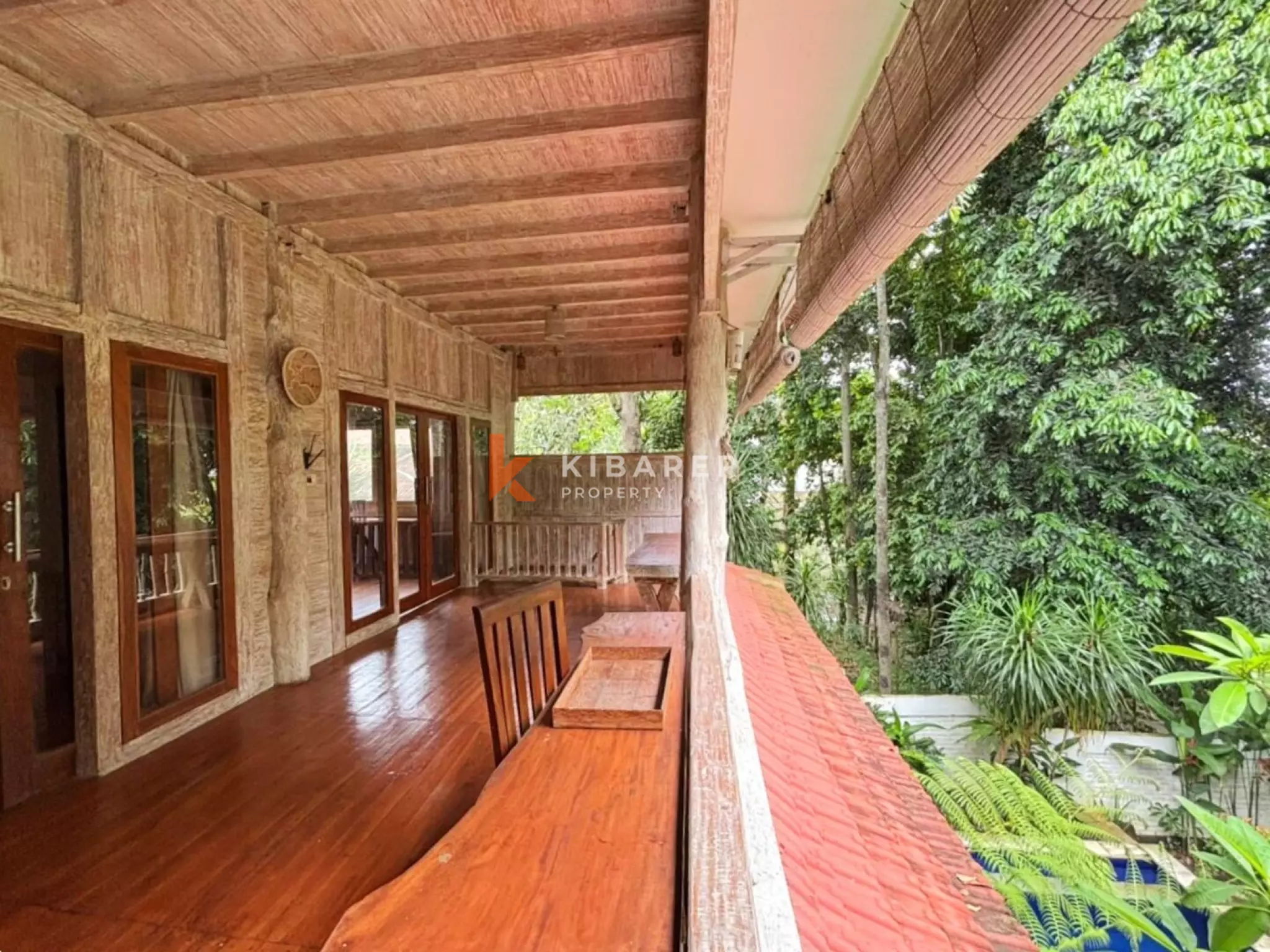 The Wooden Surfhouse - Vila Tiga Kamar Tidur Dekat Pantai Pererenan