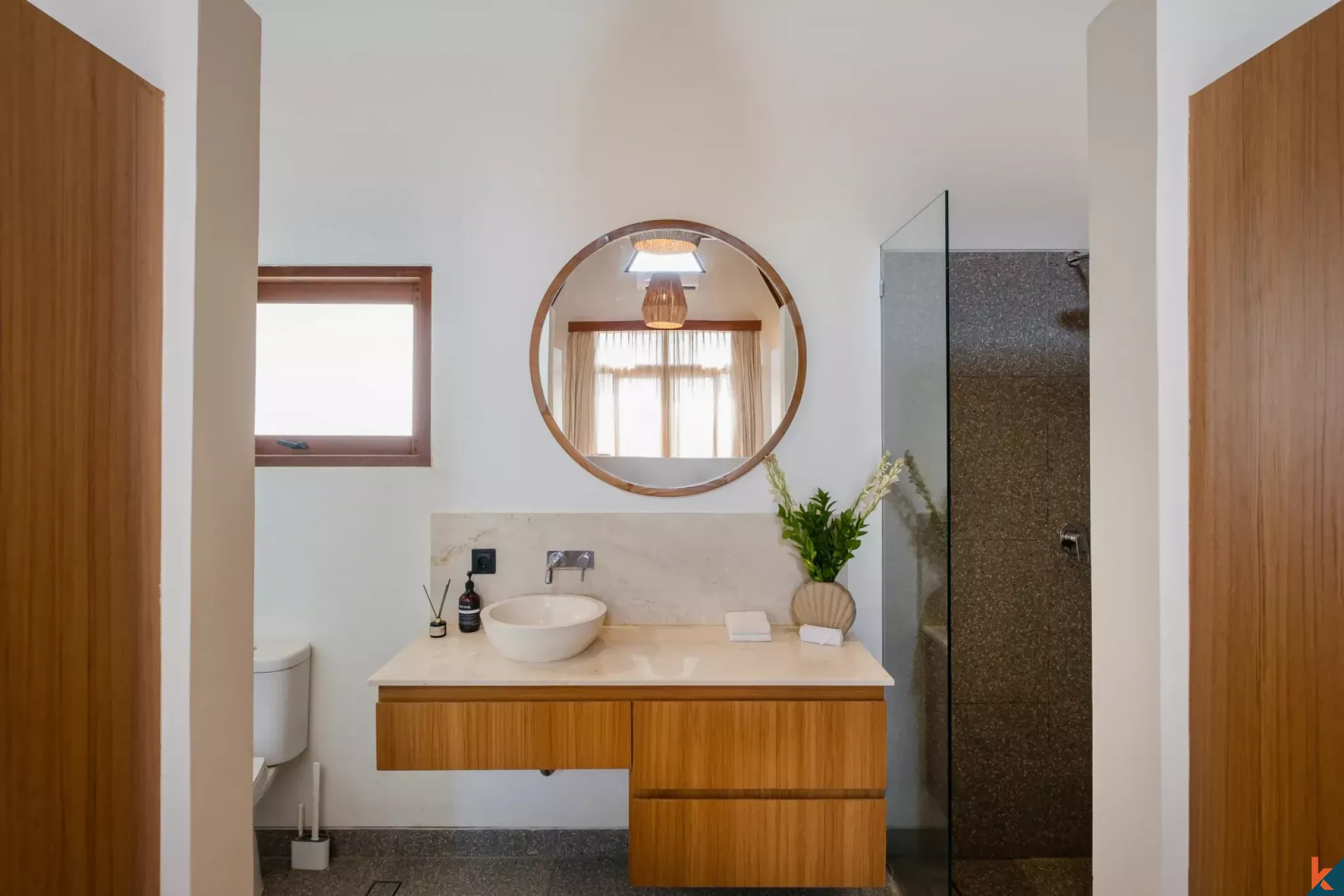 Élégantes villas tropicales de trois chambres à Bingin avec une vue imprenable sur l'océan et les collines