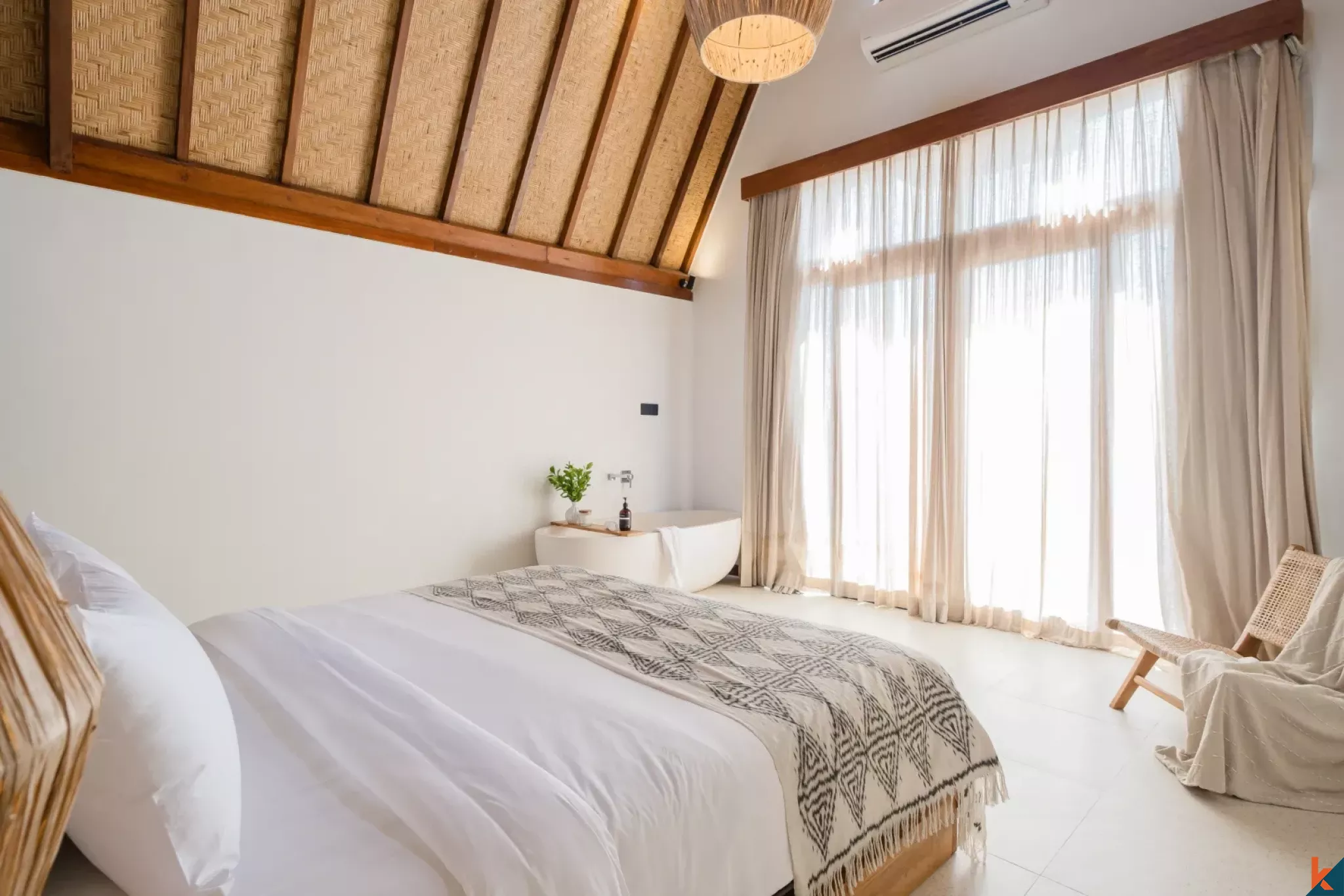 Élégantes villas tropicales de trois chambres à Bingin avec une vue imprenable sur l'océan et les collines