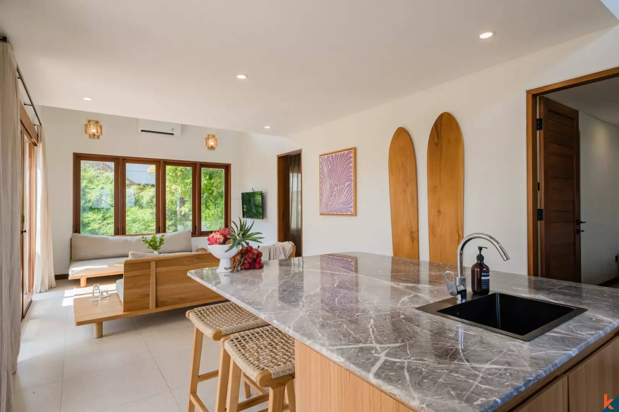 Élégantes villas tropicales de trois chambres à Bingin avec une vue imprenable sur l'océan et les collines