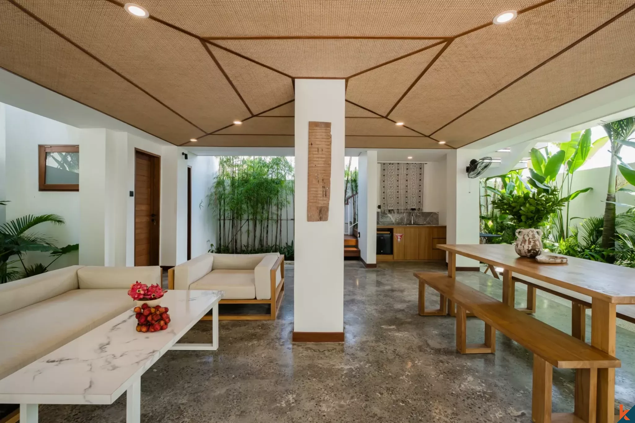 Élégantes villas tropicales de trois chambres à Bingin avec une vue imprenable sur l'océan et les collines