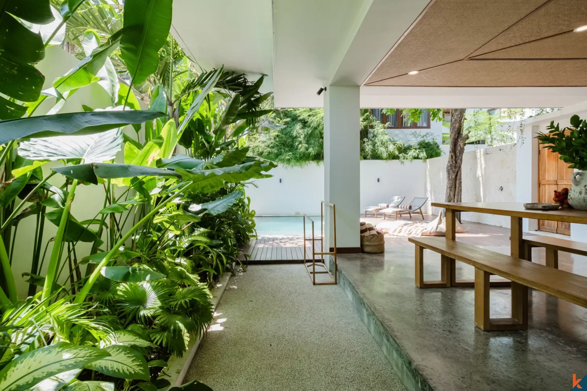 Élégantes villas tropicales de trois chambres à Bingin avec une vue imprenable sur l'océan et les collines