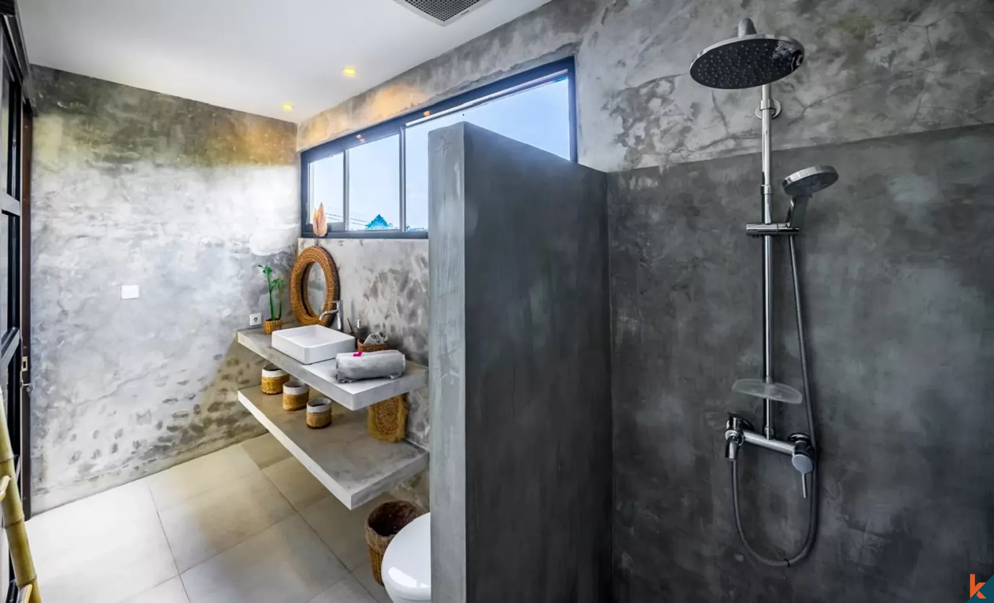 Tranquil Three Bedroom Villa with Stunning Jungle Views for Lease in Tumbak Bayuh