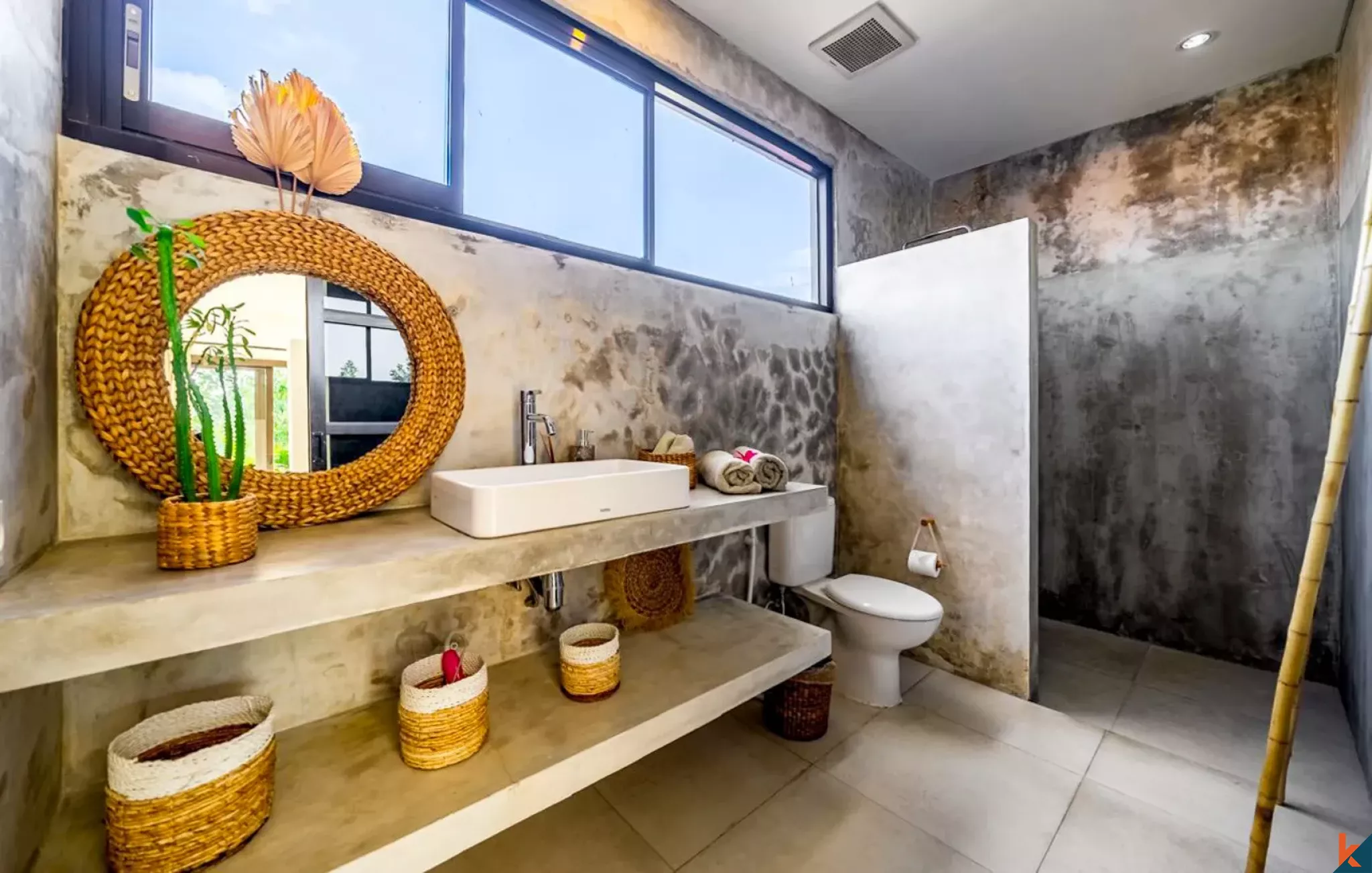 Tranquil Three Bedroom Villa with Stunning Jungle Views for Lease in Tumbak Bayuh