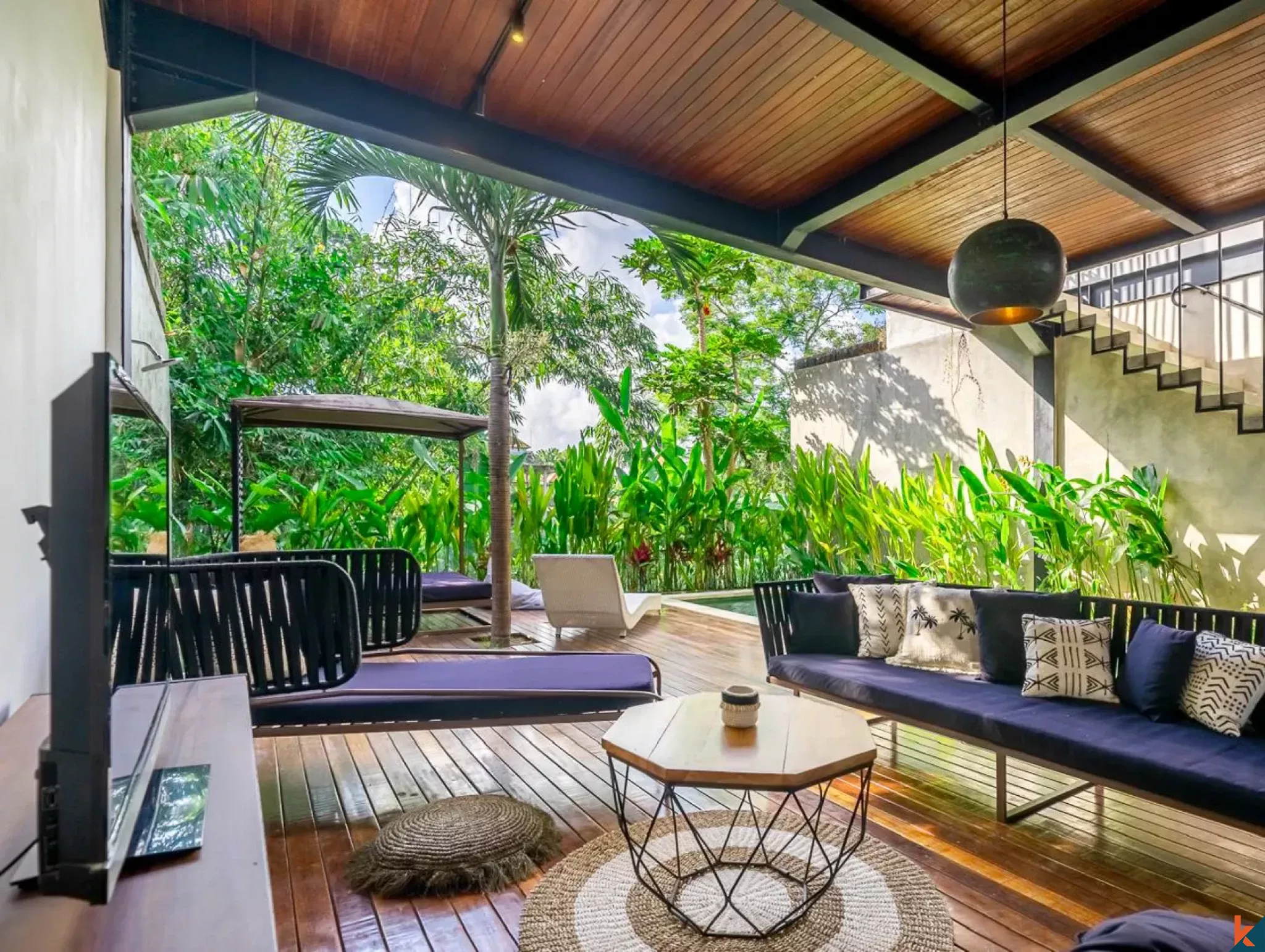 Tranquil Three Bedroom Villa with Stunning Jungle Views for Lease in Tumbak Bayuh