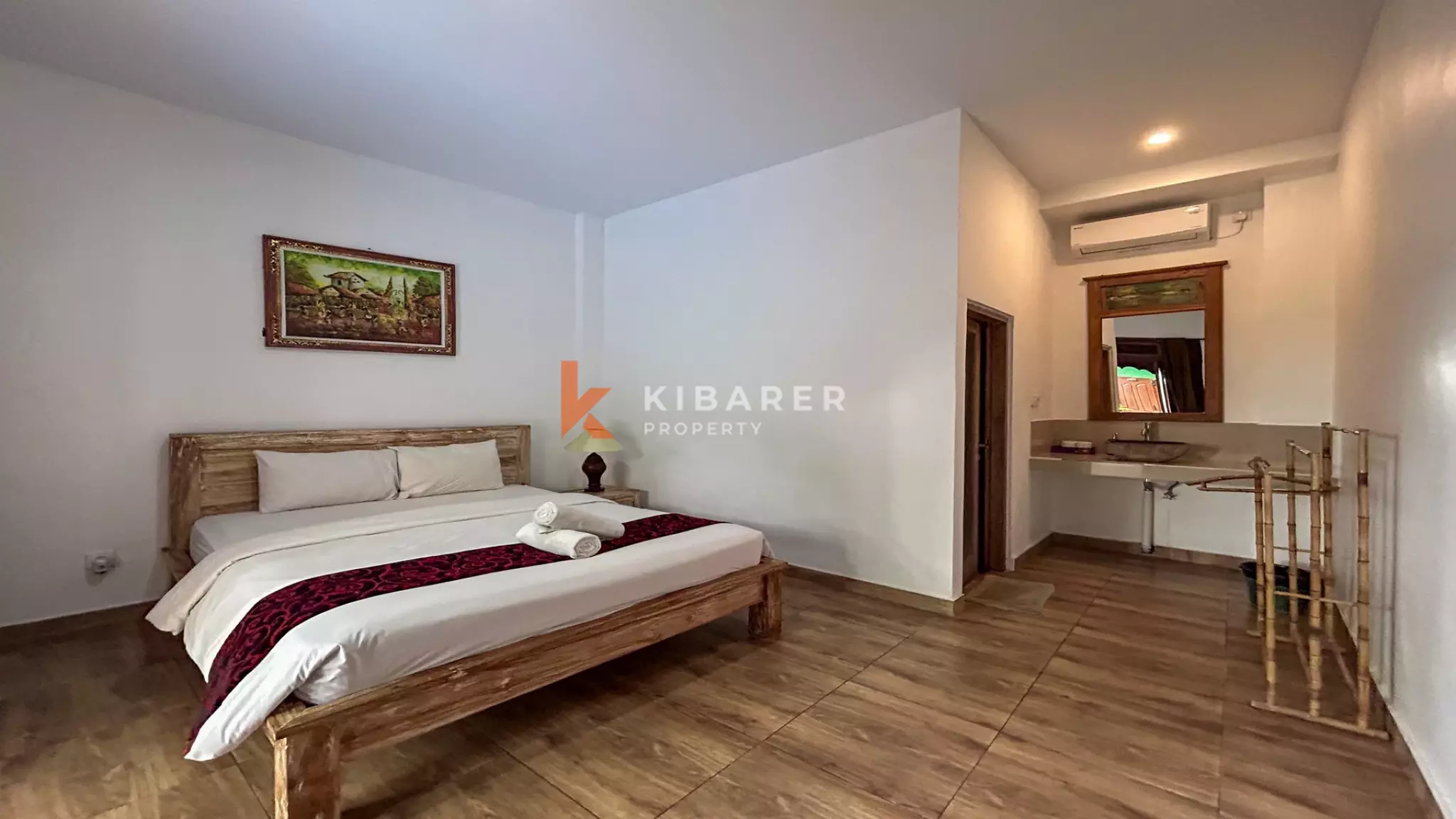 Charmante maison d'hôtes de cinq chambres avec piscine et espace de vie ouvert au cœur de Berawa