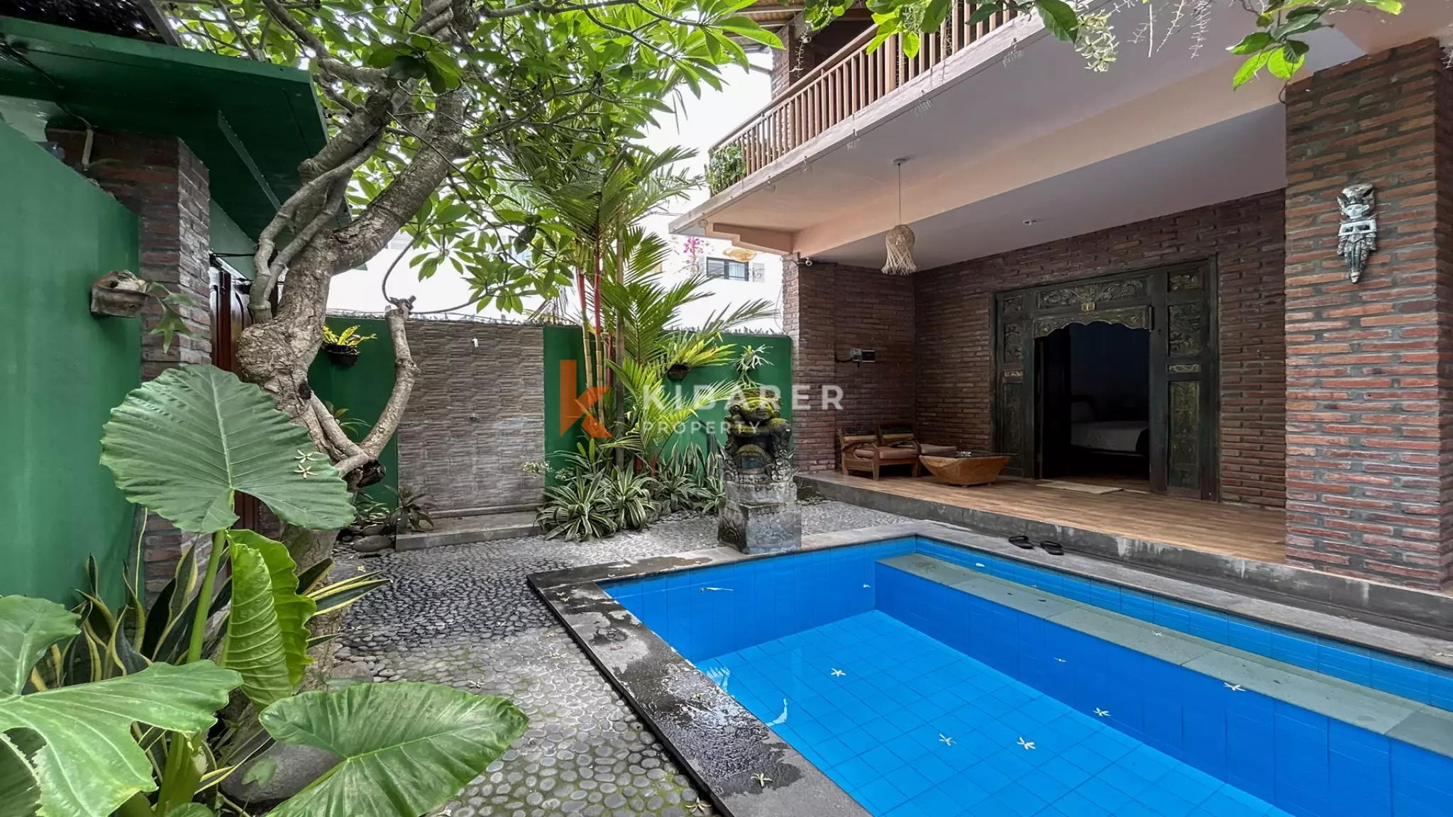 Charmante maison d'hôtes de cinq chambres avec piscine et espace de vie ouvert au cœur de Berawa