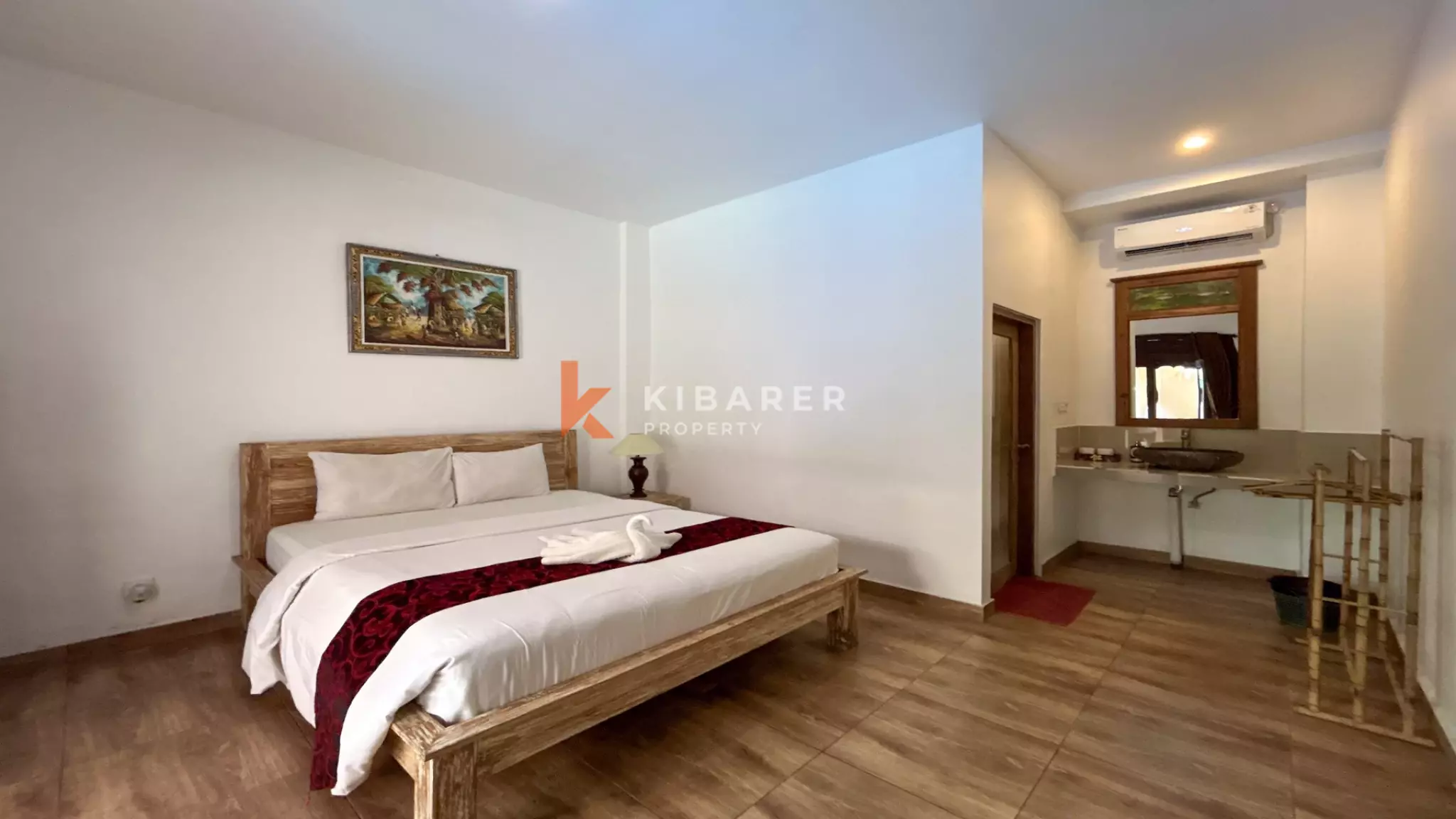 Charmante maison d'hôtes de cinq chambres avec piscine et espace de vie ouvert au cœur de Berawa