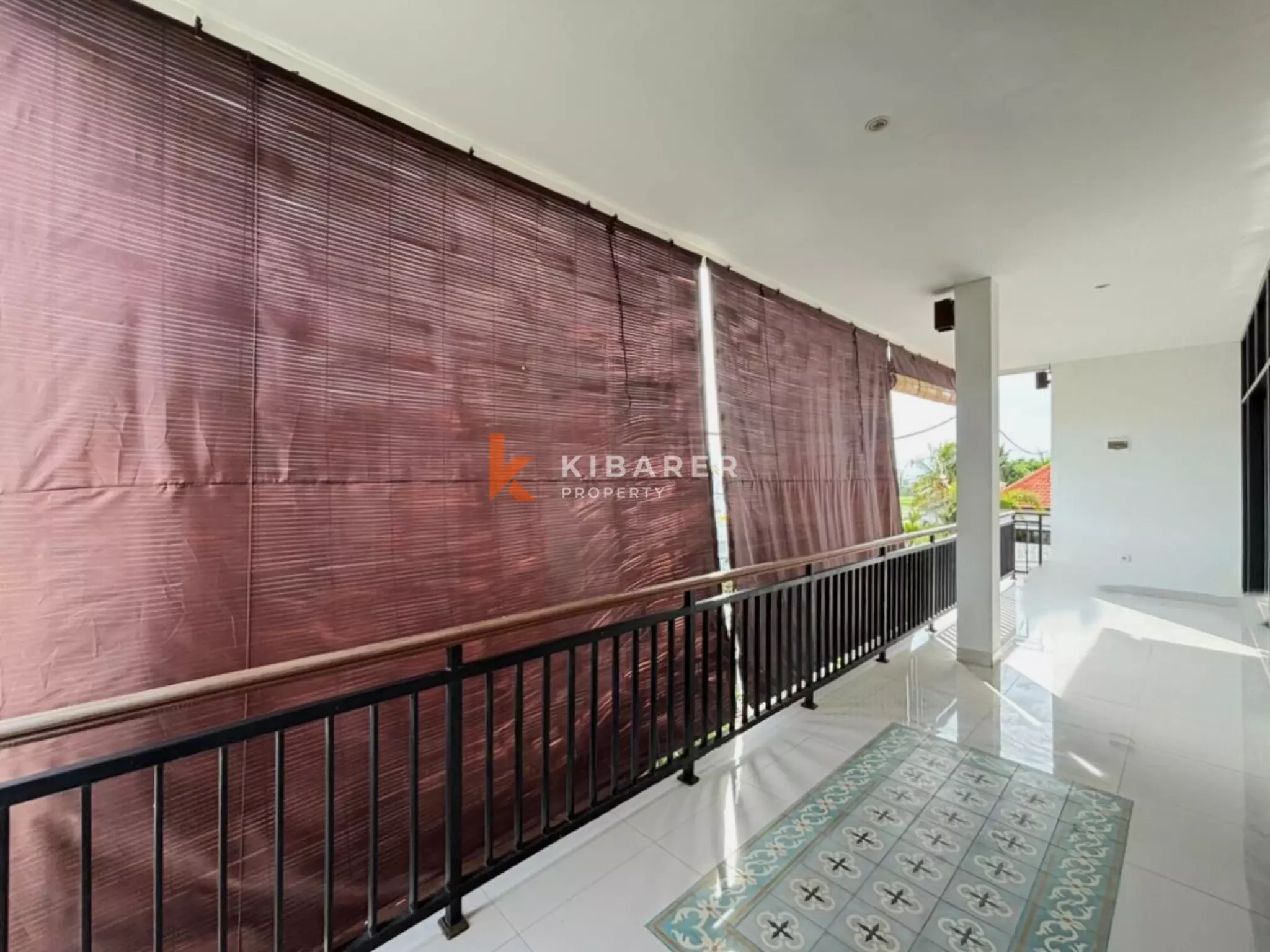 Vila Dua Kamar Tidur Berkonsep Terbuka yang Sejuk Menghadap Kolam Renang – Cemagi