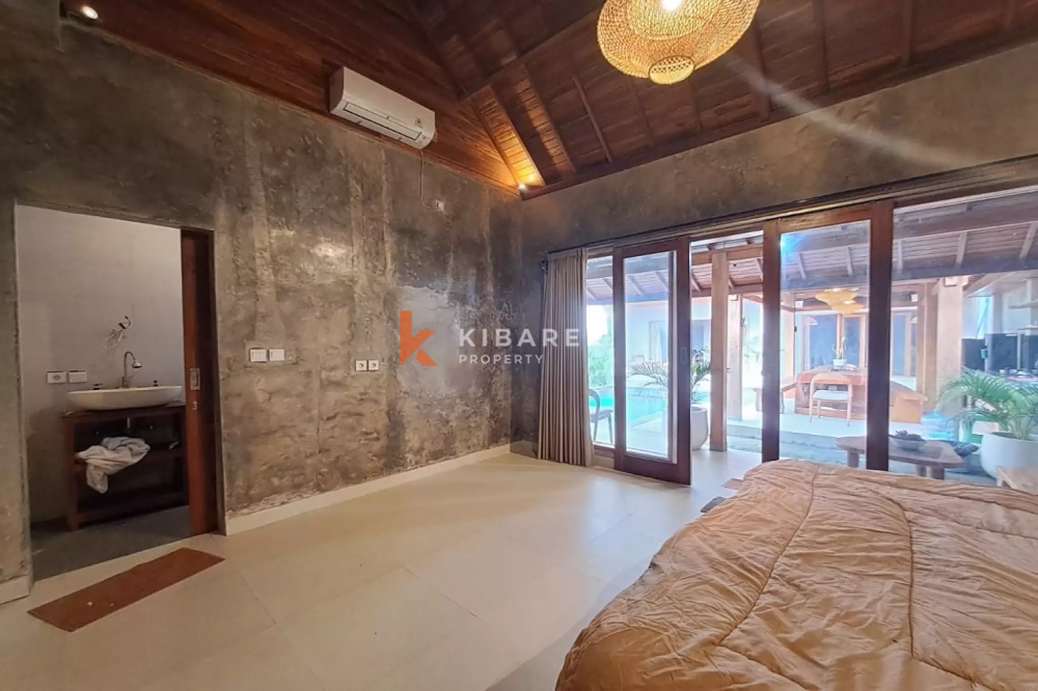 Vila Tiga Lantai Tiga Kamar Tidur dengan Lounge Atap