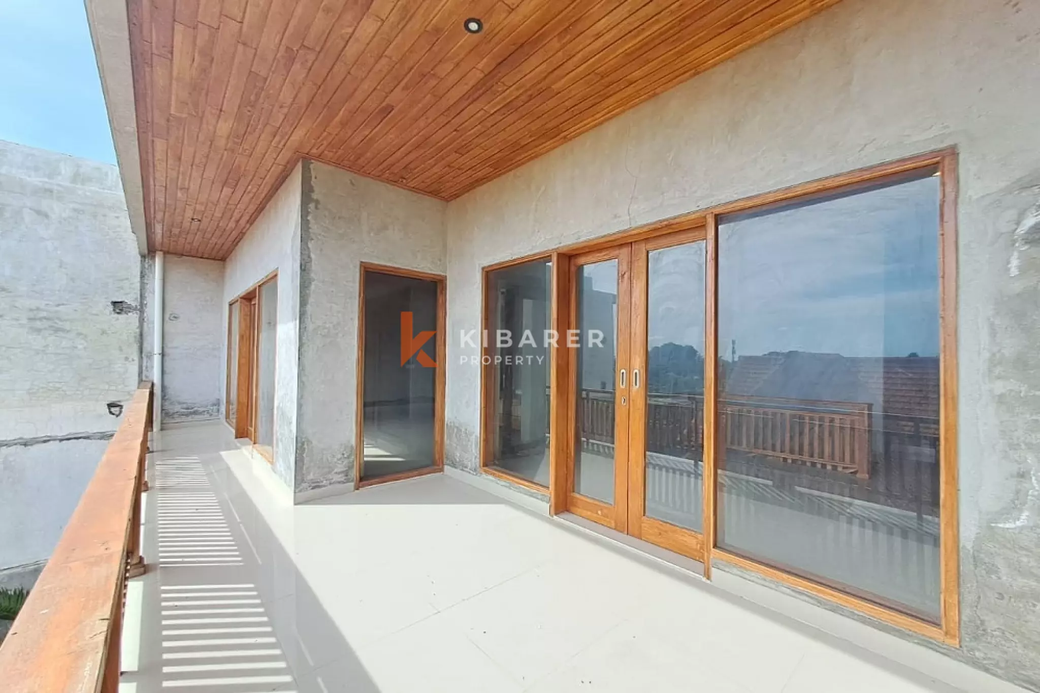 Vila Tiga Lantai Tiga Kamar Tidur dengan Lounge Atap