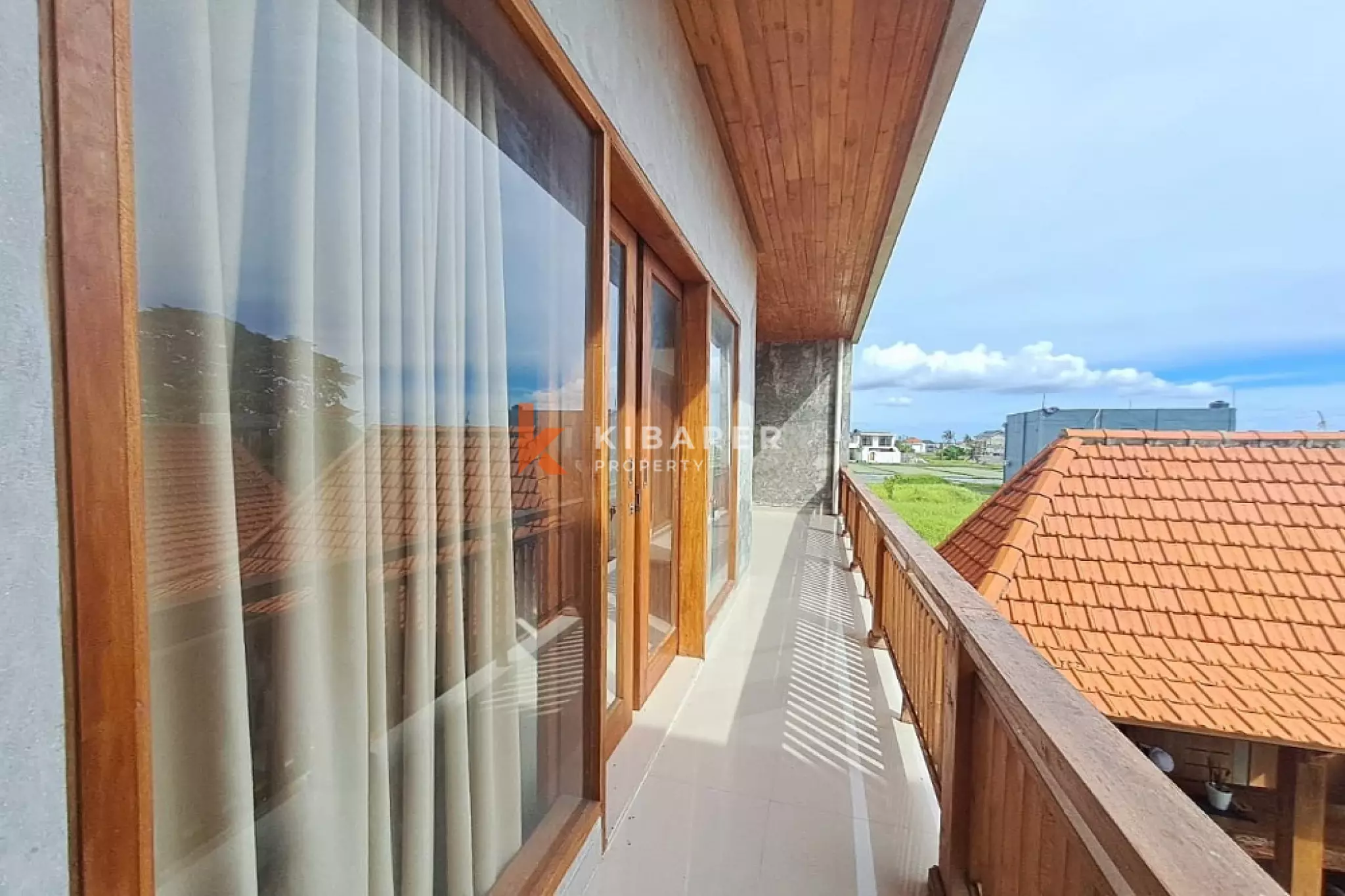 Vila Tiga Lantai Tiga Kamar Tidur dengan Lounge Atap