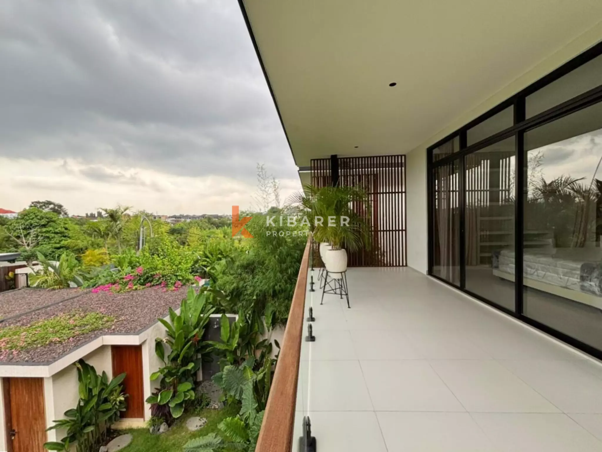 Modern Three Bedroom Oasis Villa the Heart of Umalas